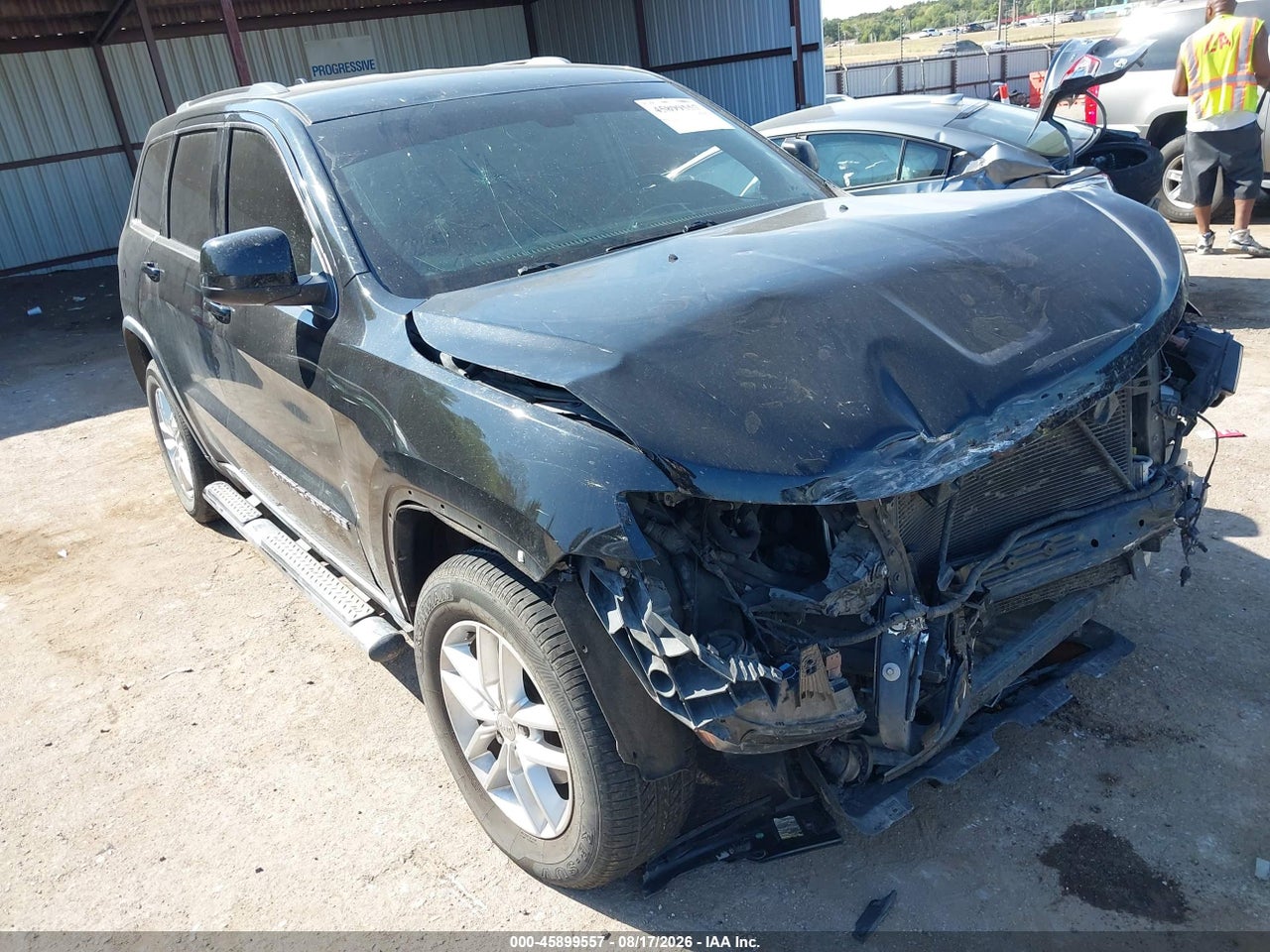 1C4RJEAG8HC****** · 2017 JEEP GRAND CHEROKEE LAREDO