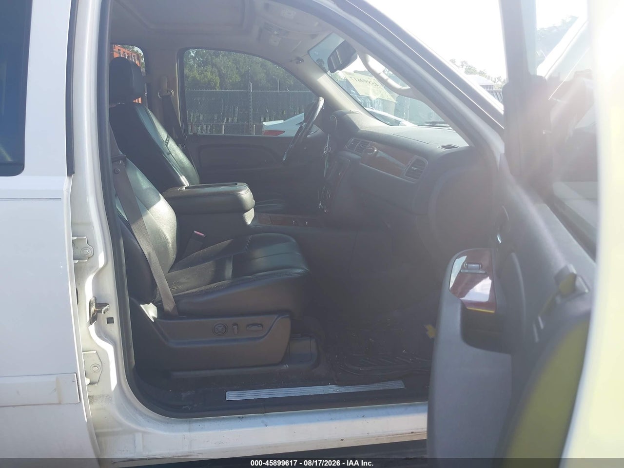 1GNFK13038R****** · 2008 CHEVROLET TAHOE LTZ · 5/11