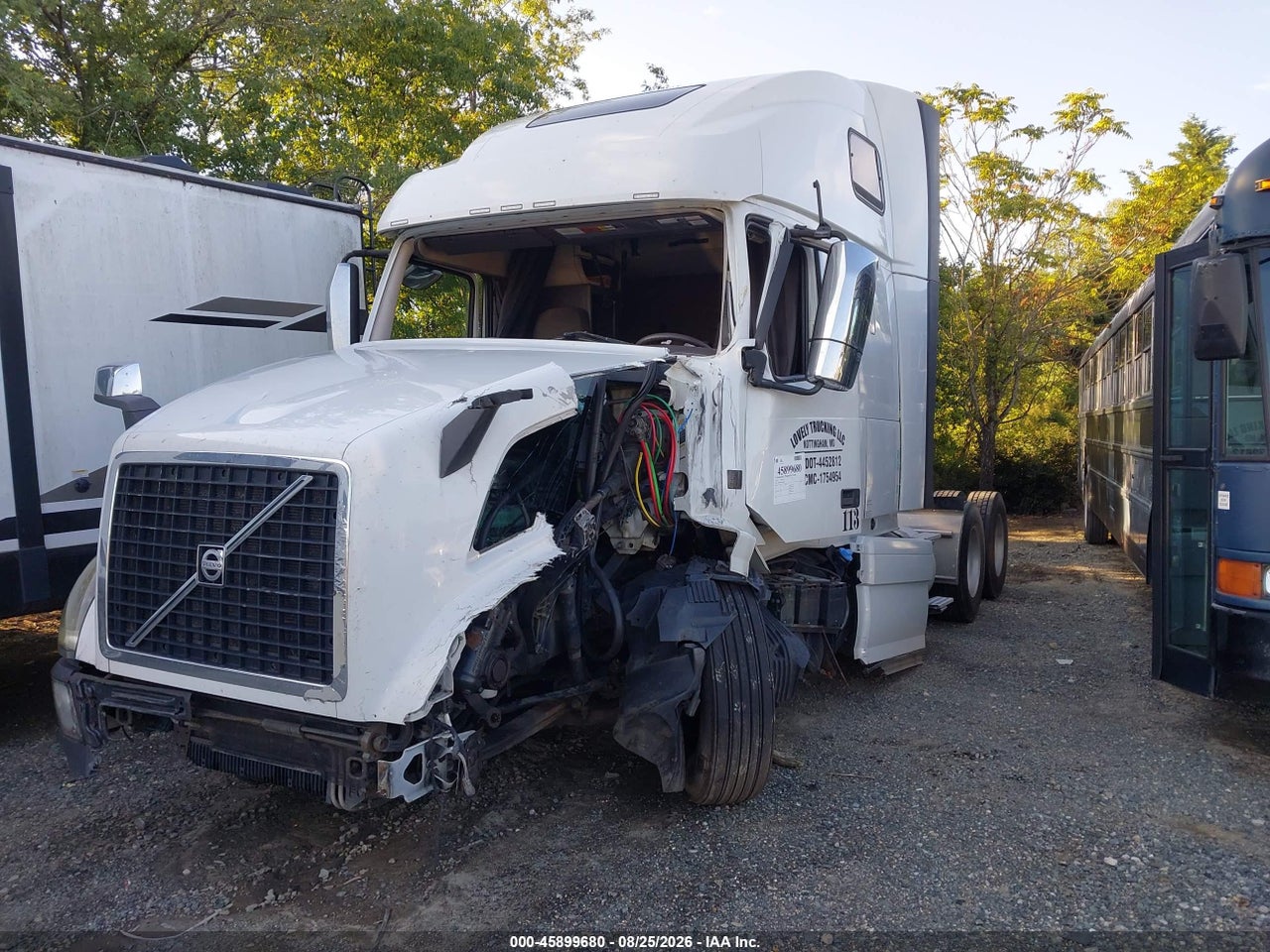 2015 VOLVO VN VNL · 2/4