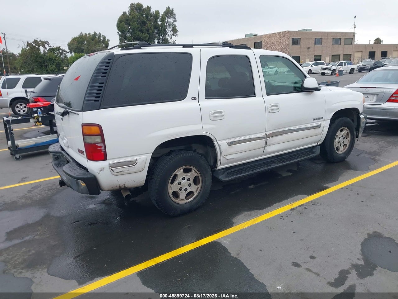 2002 GMC YUKON SLT · 4/11