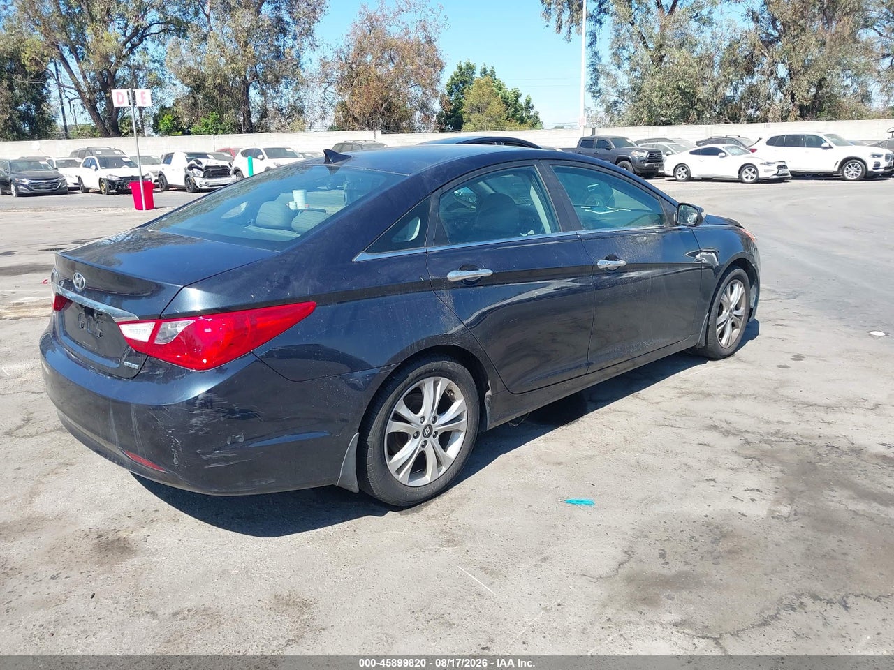 2011 HYUNDAI SONATA LIMITED · 4/11