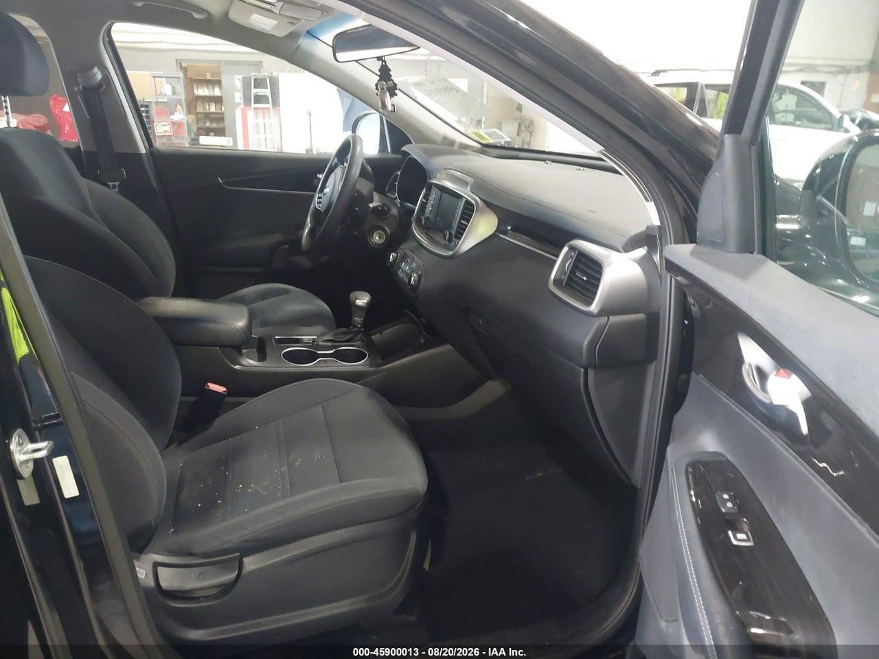 2019 KIA SORENTO 2.4L LX · 5/10