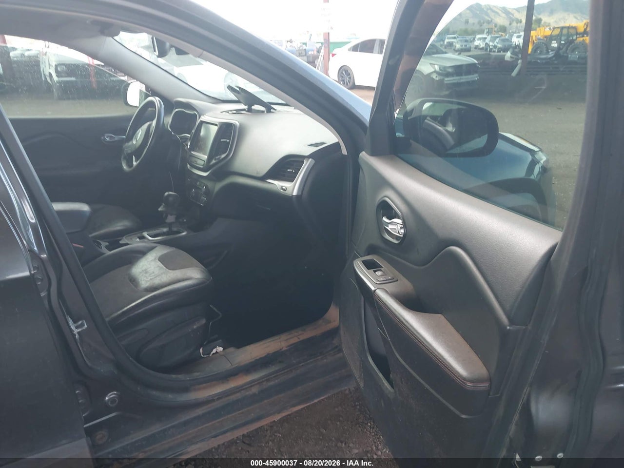 2015 JEEP CHEROKEE TRAILHAWK · 5/11