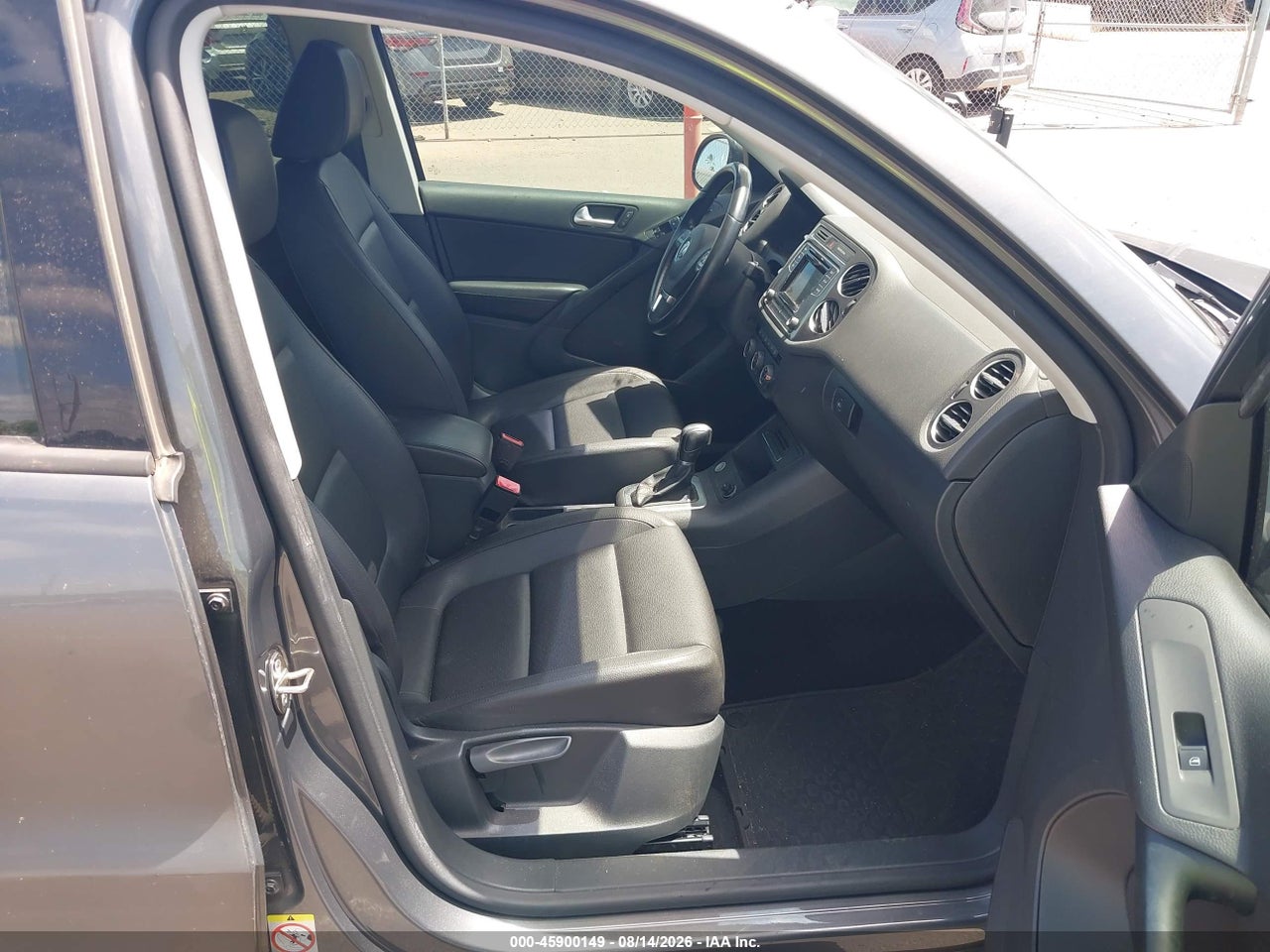 2016 VOLKSWAGEN TIGUAN S · 5/11