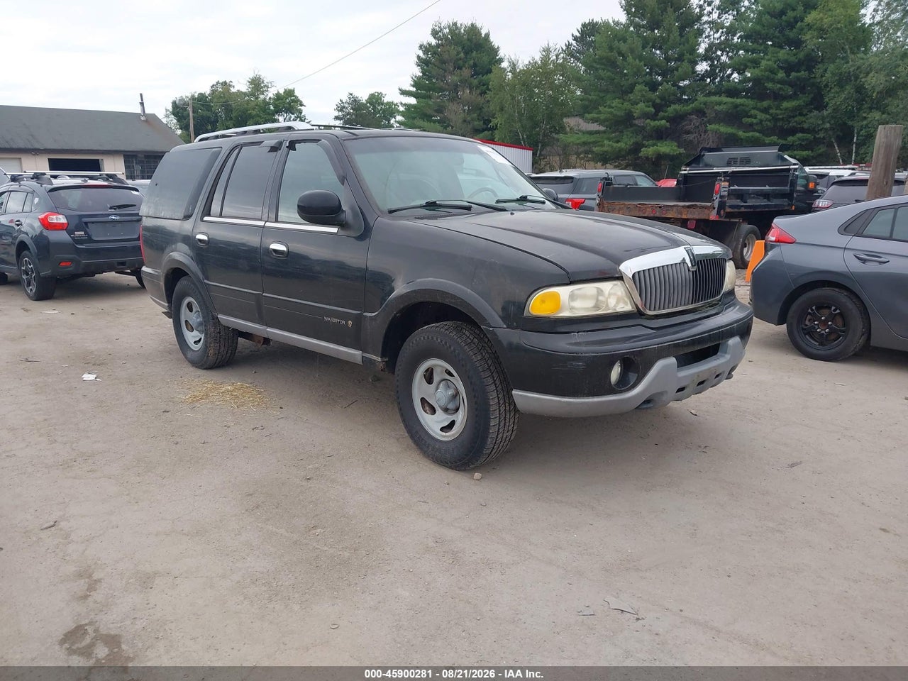 5LMFU28R61L****** · 2001 LINCOLN NAVIGATOR