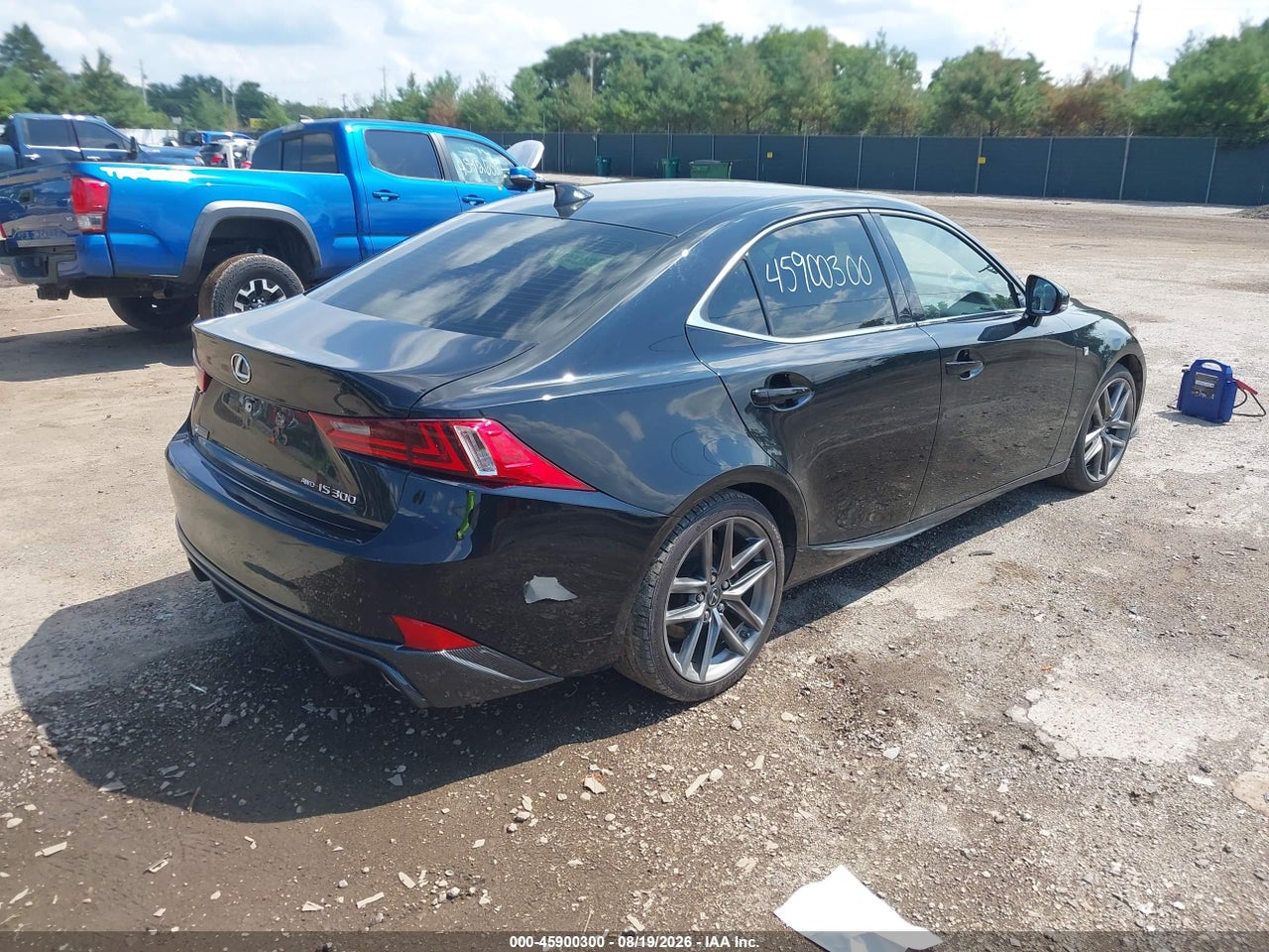 2016 LEXUS IS 300 · 4/11