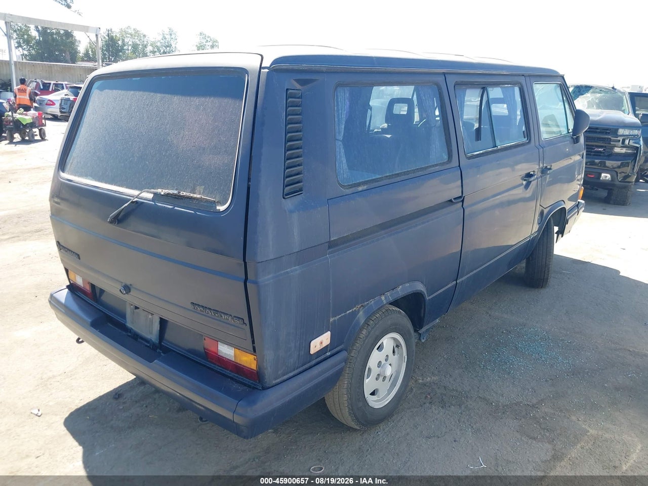 1987 VOLKSWAGEN VANAGON BUS · 4/11