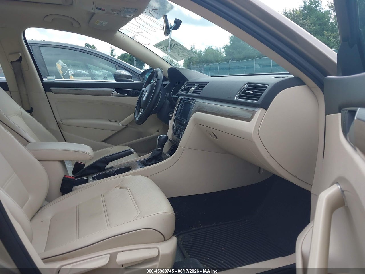 2016 VOLKSWAGEN PASSAT 1.8T SE · 5/11