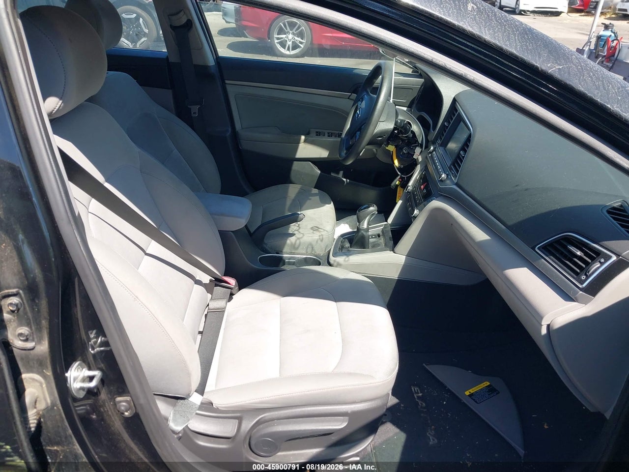 2017 HYUNDAI ELANTRA SE · 5/11