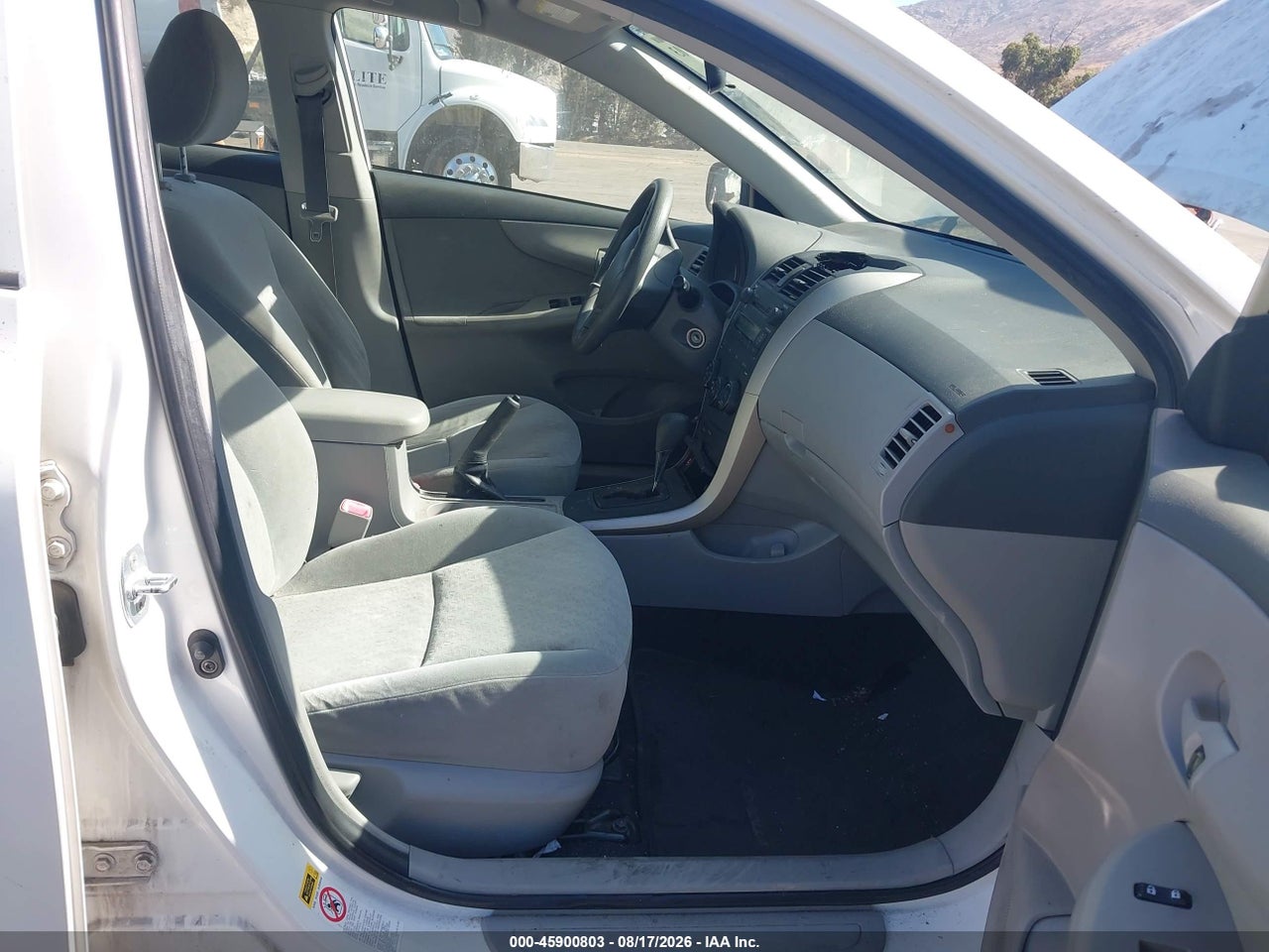 2009 TOYOTA COROLLA LE · 5/11