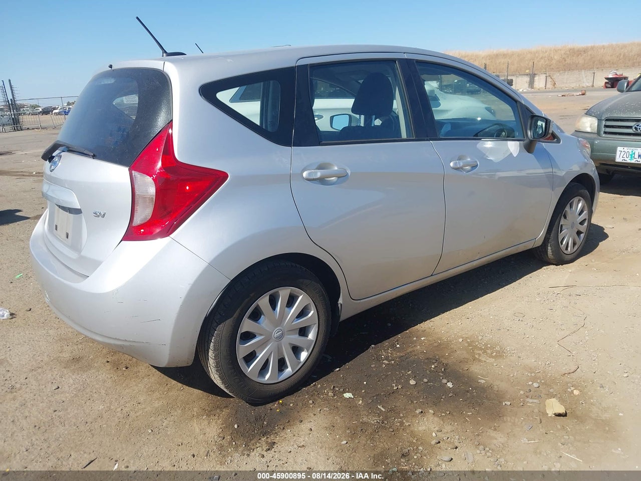 2016 NISSAN VERSA NOTE S (SR)/S PLUS/SL/SR/SV · 4/11