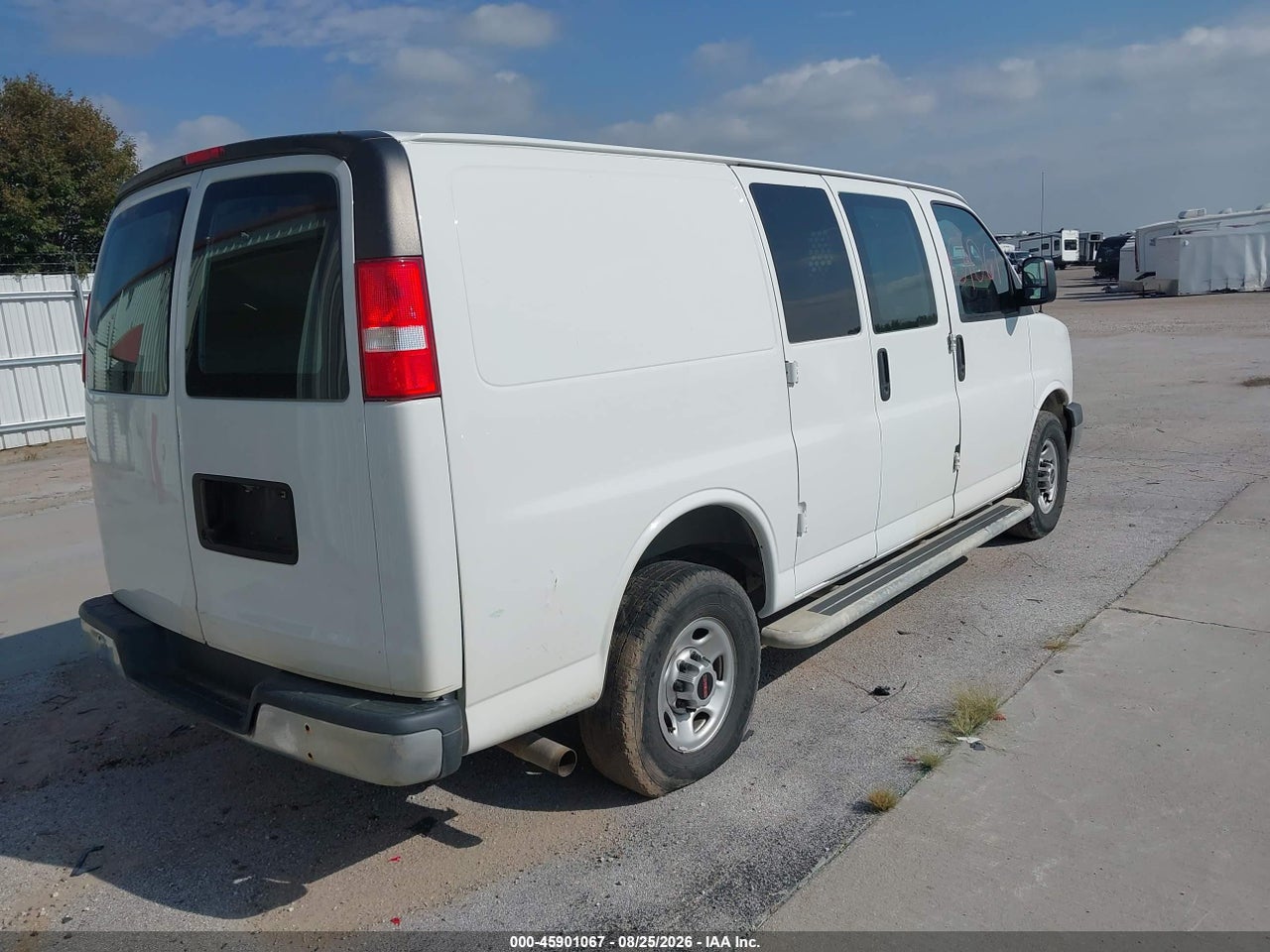 2020 GMC SAVANA CARGO RWD 2500 REGULAR WHEELBASE WORK VAN · 4/5