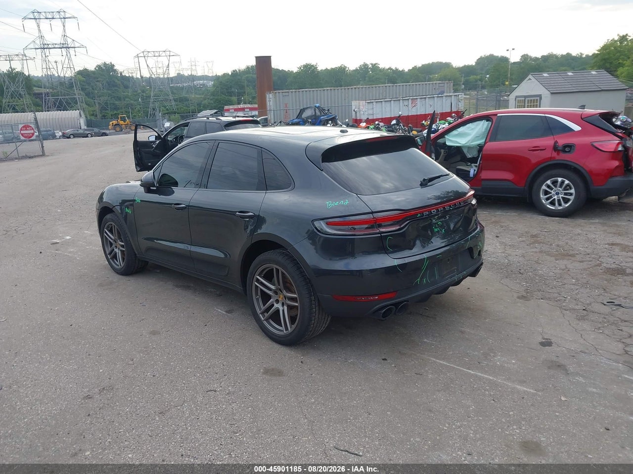 2020 PORSCHE MACAN S · 3/11