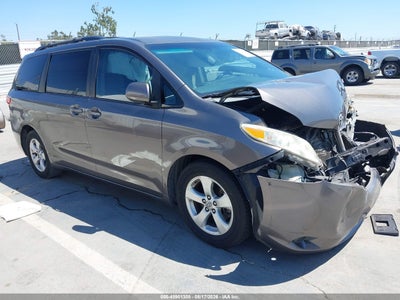 2015 TOYOTA SIENNA LE 8 PASSENGER