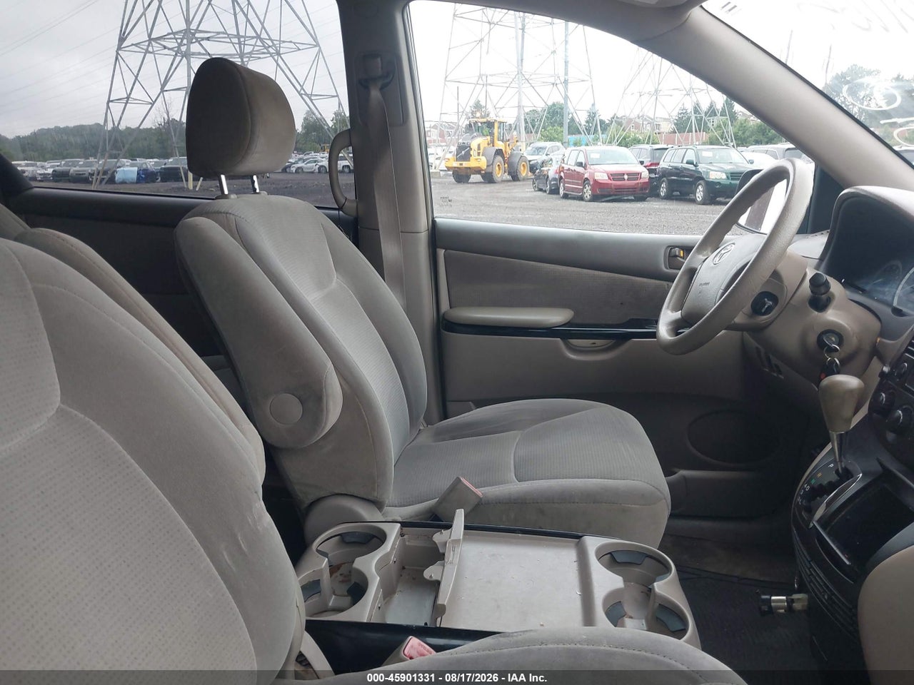 2005 TOYOTA SIENNA LE · 5/11