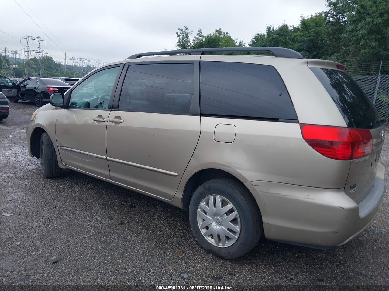 2005 TOYOTA SIENNA LE · 3/11