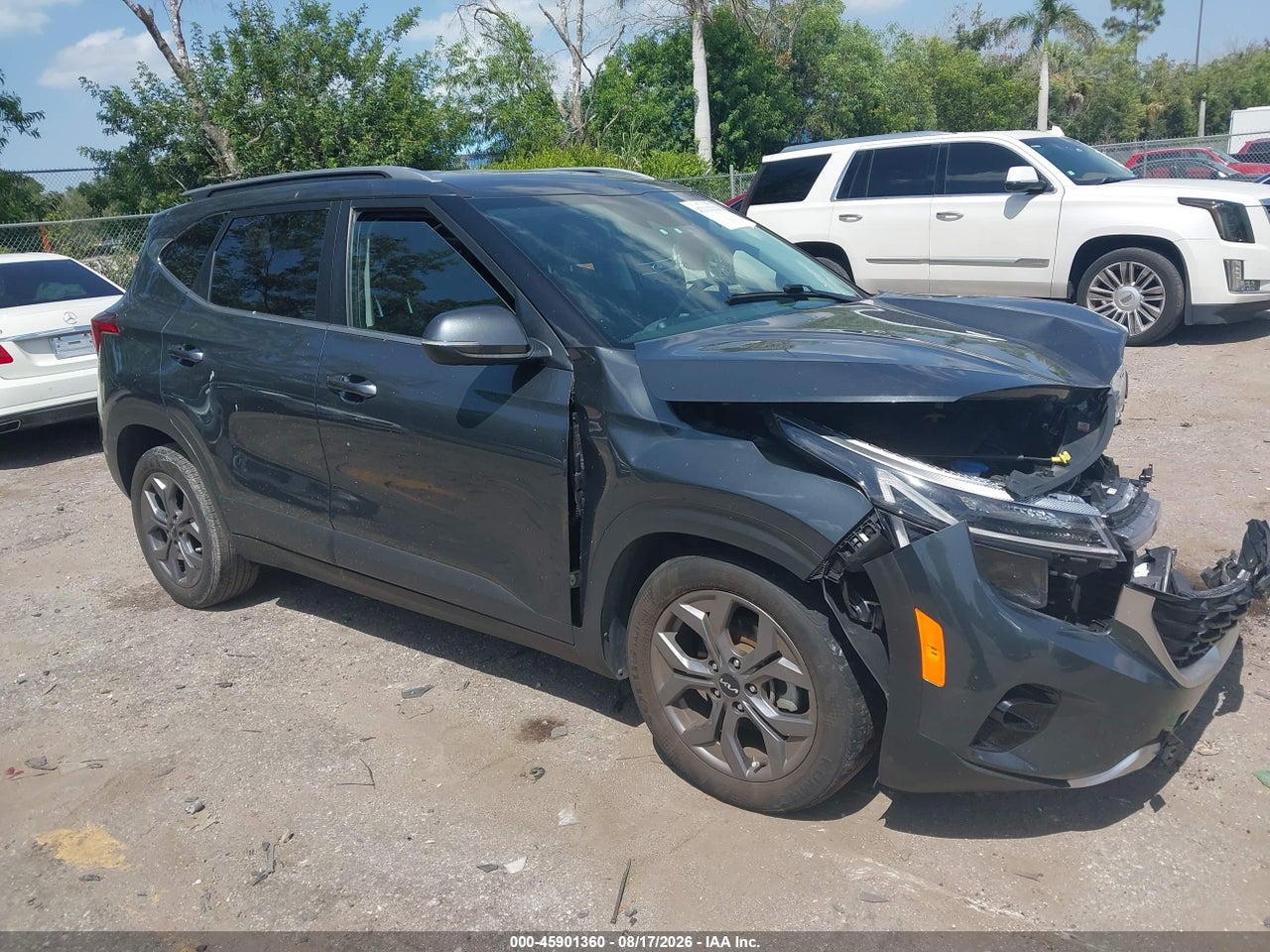 KNDEU2AA5R7****** · 2024 KIA SELTOS S
