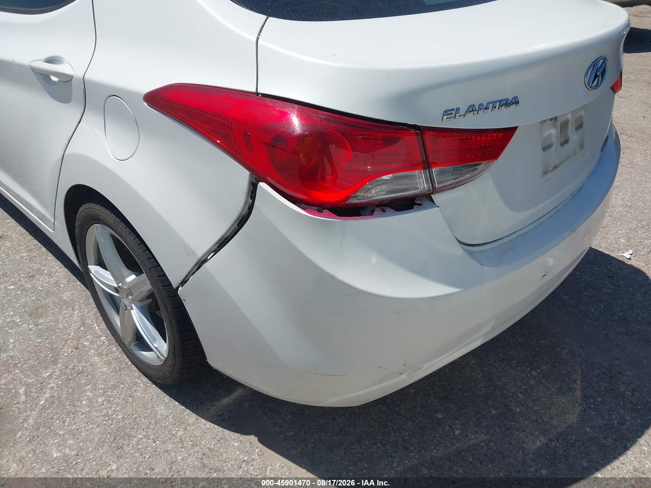 2012 HYUNDAI ELANTRA LIMITED · 6/11