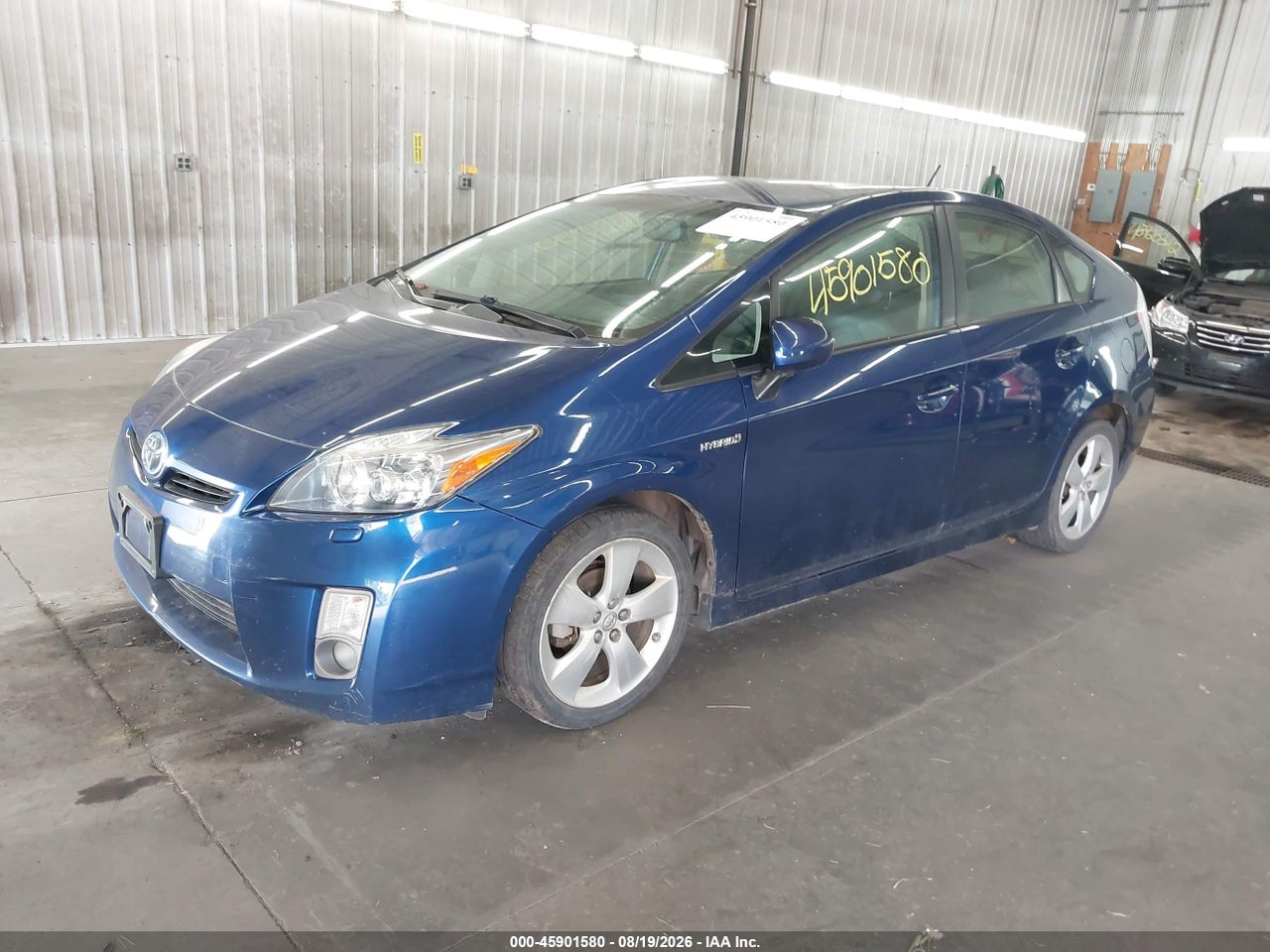 2010 TOYOTA PRIUS V · 2/11