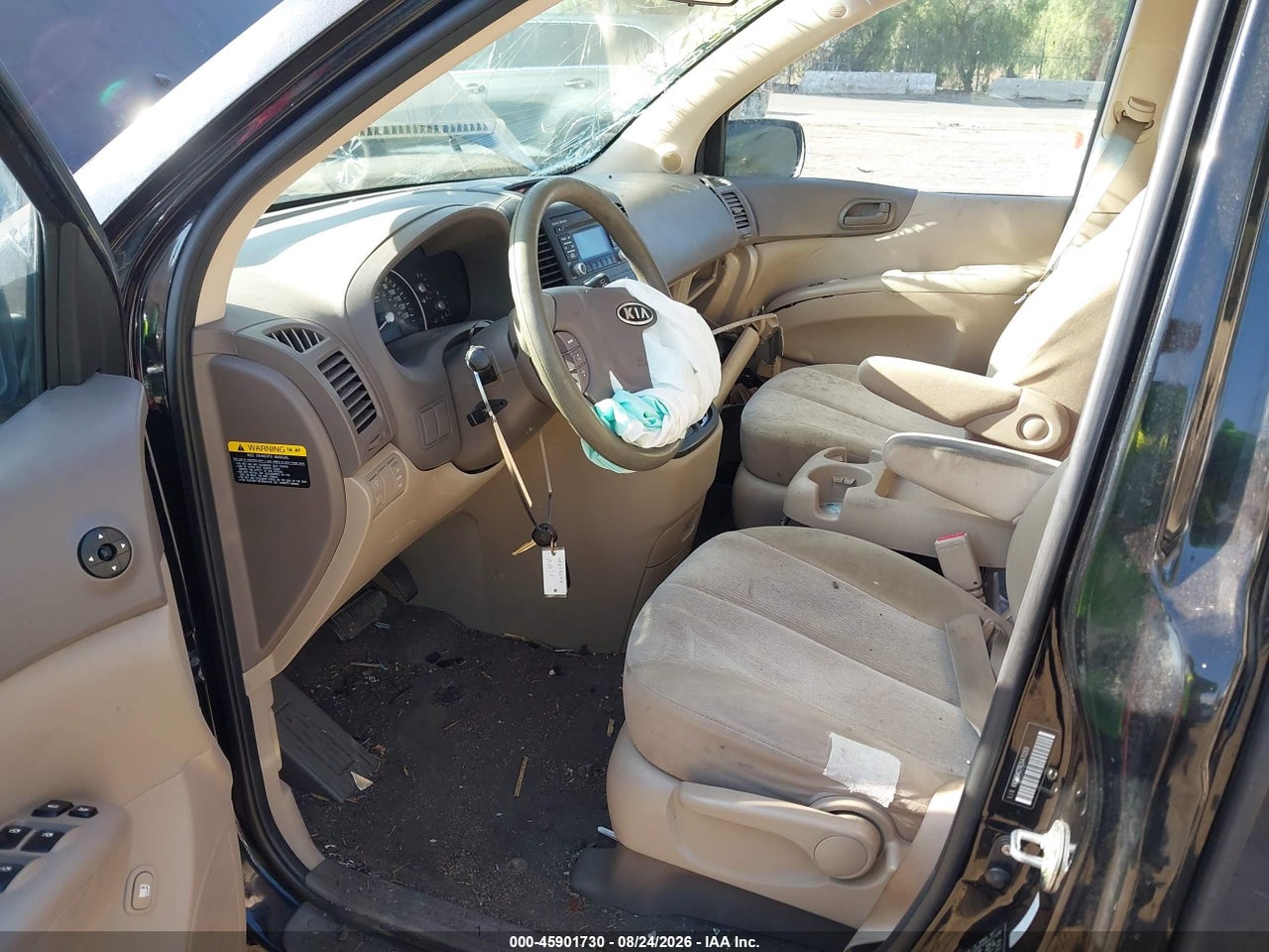 2012 KIA SEDONA LX · 5/11