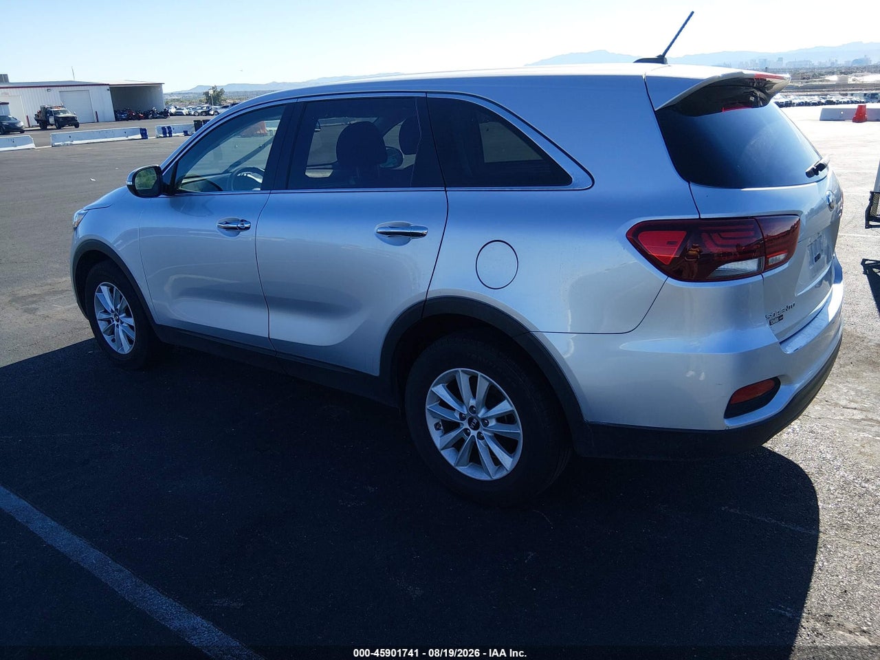 2020 KIA SORENTO 2.4L LX · 3/11