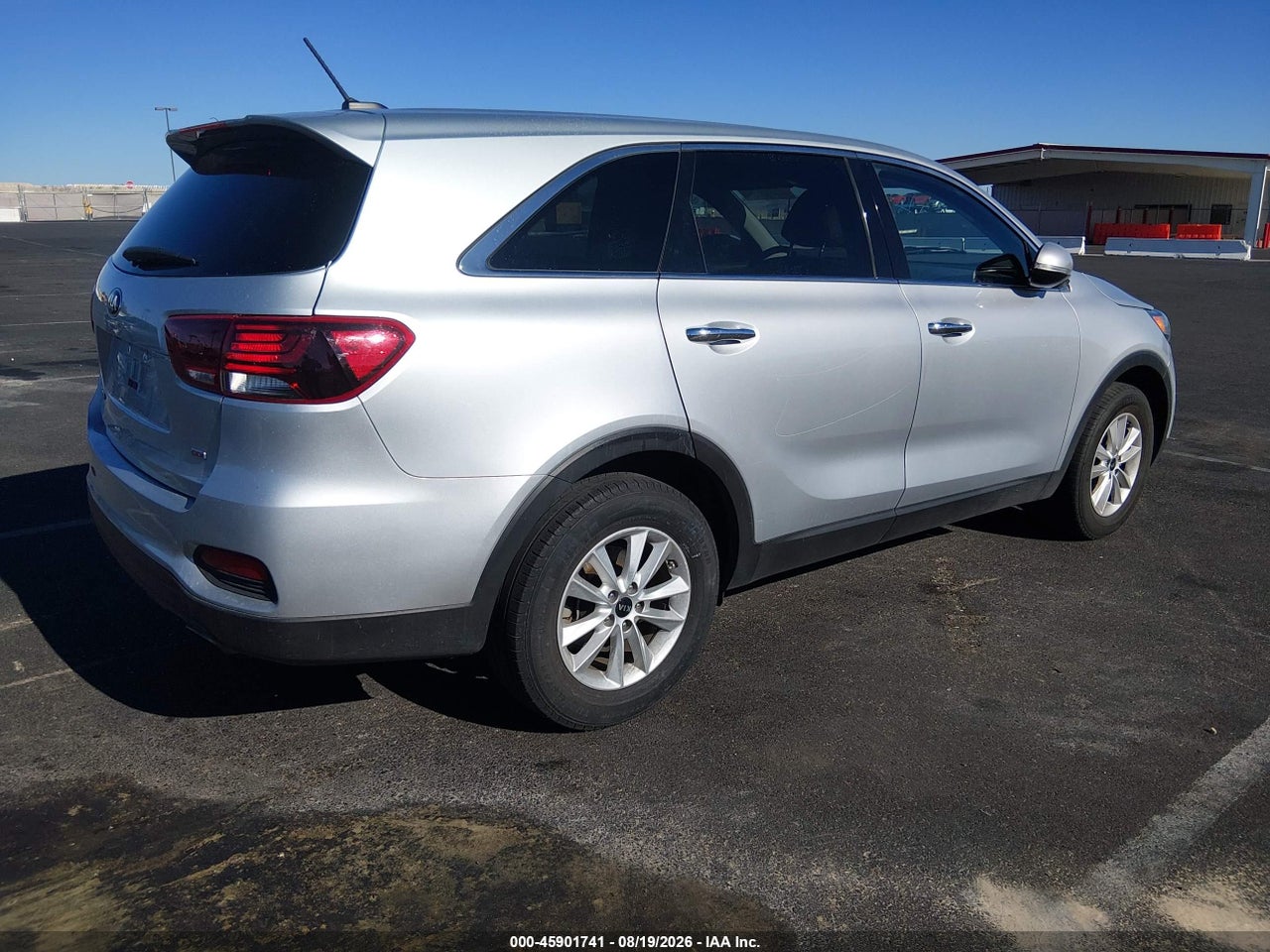 2020 KIA SORENTO 2.4L LX · 4/11