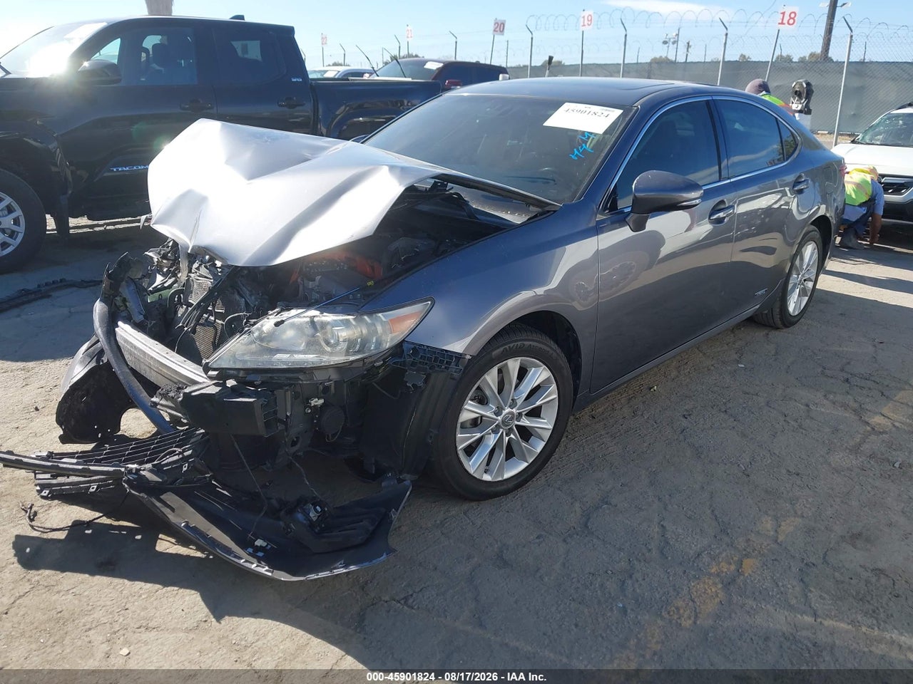 2013 LEXUS ES 300H · 2/10
