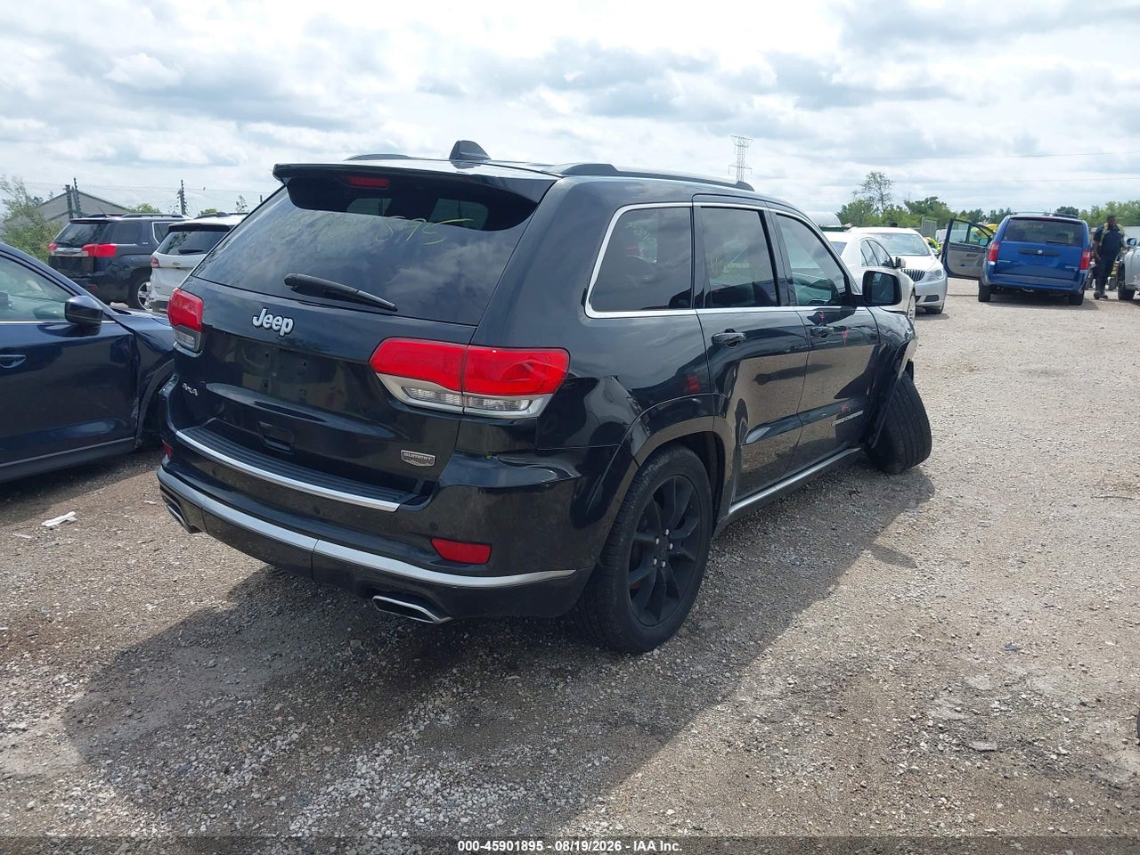 2016 JEEP GRAND CHEROKEE SUMMIT · 4/11