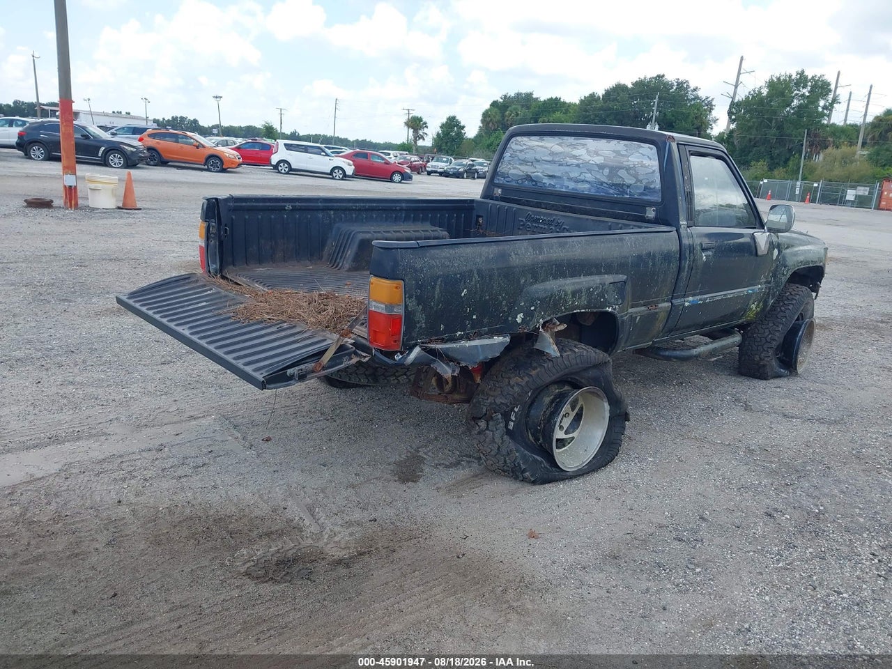 1988 TOYOTA PICKUP RN63 STD · 4/11