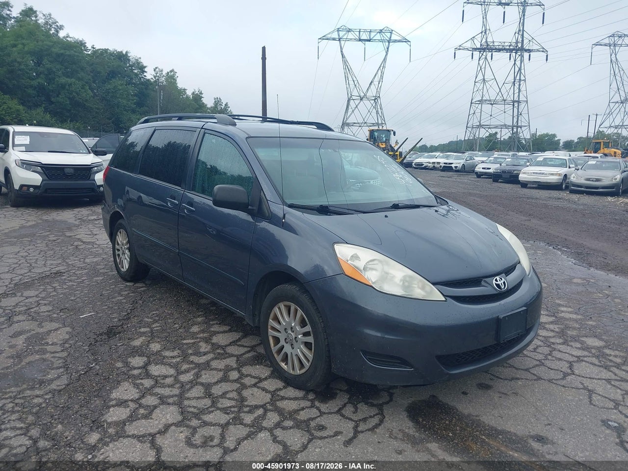 5TDBK23C89S****** · 2009 TOYOTA SIENNA LE