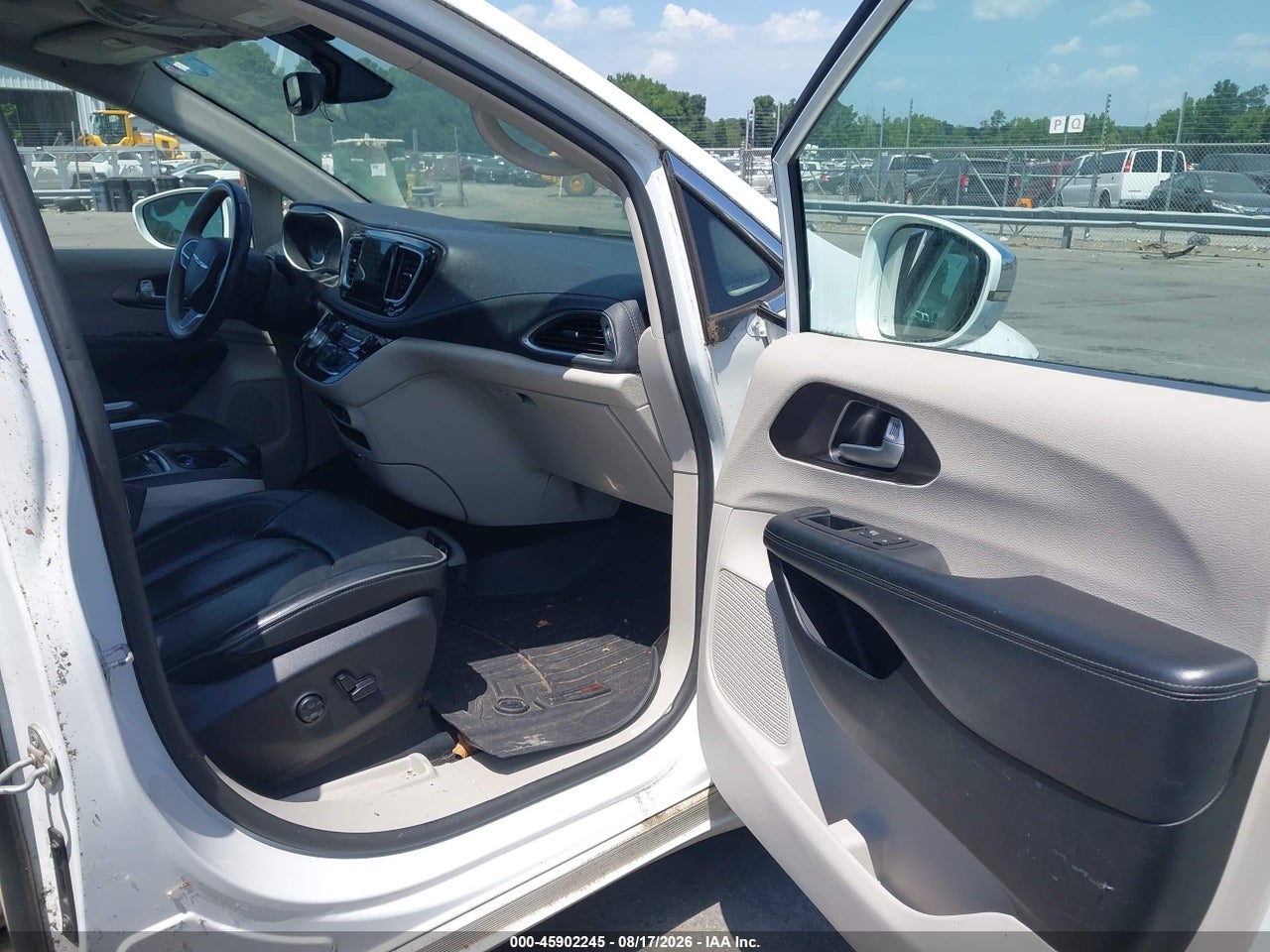 2018 CHRYSLER PACIFICA LIMITED · 5/11