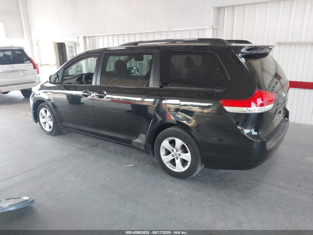 2011 TOYOTA SIENNA LE V6 · 3/11