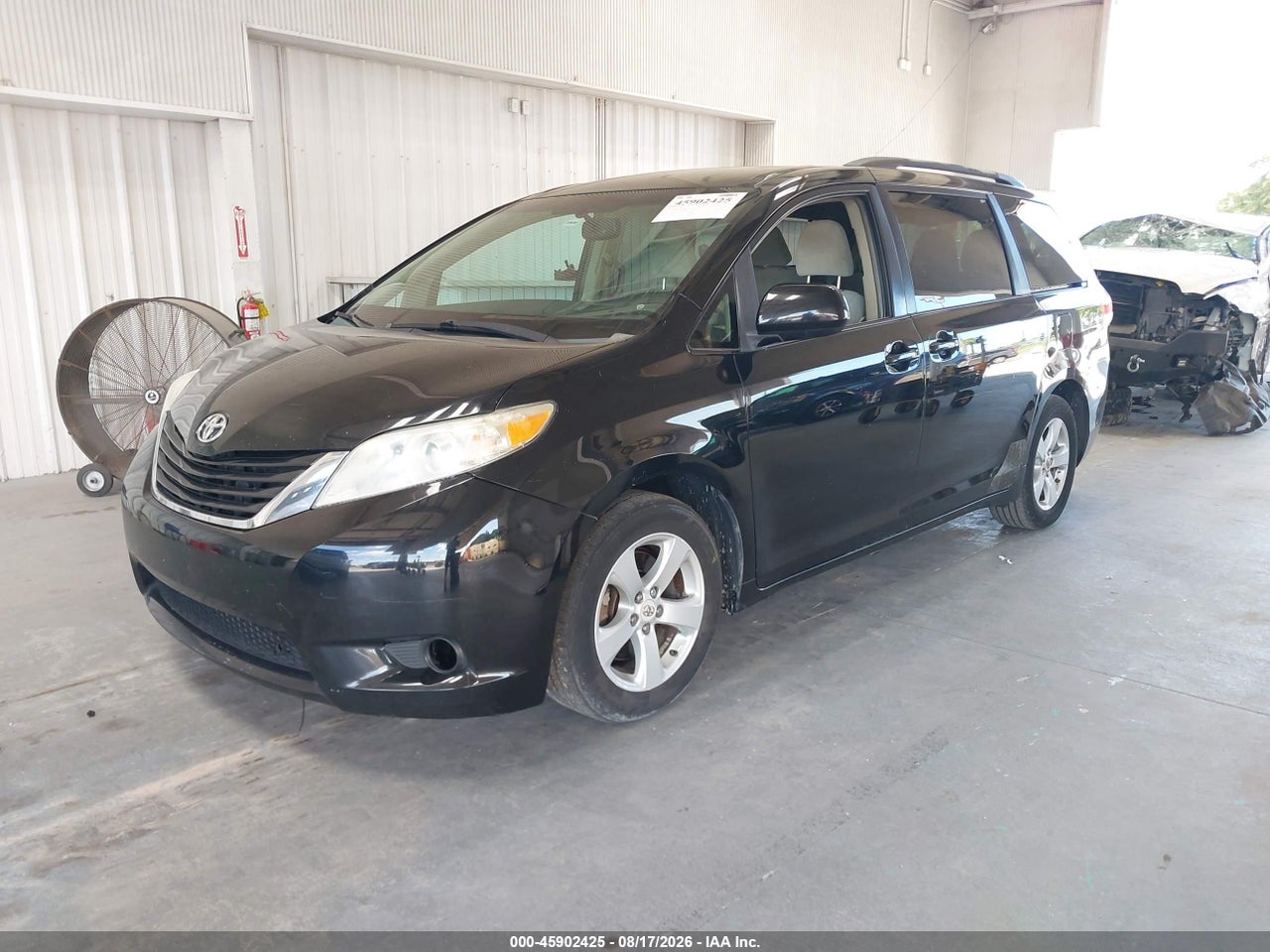 2011 TOYOTA SIENNA LE V6 · 2/11