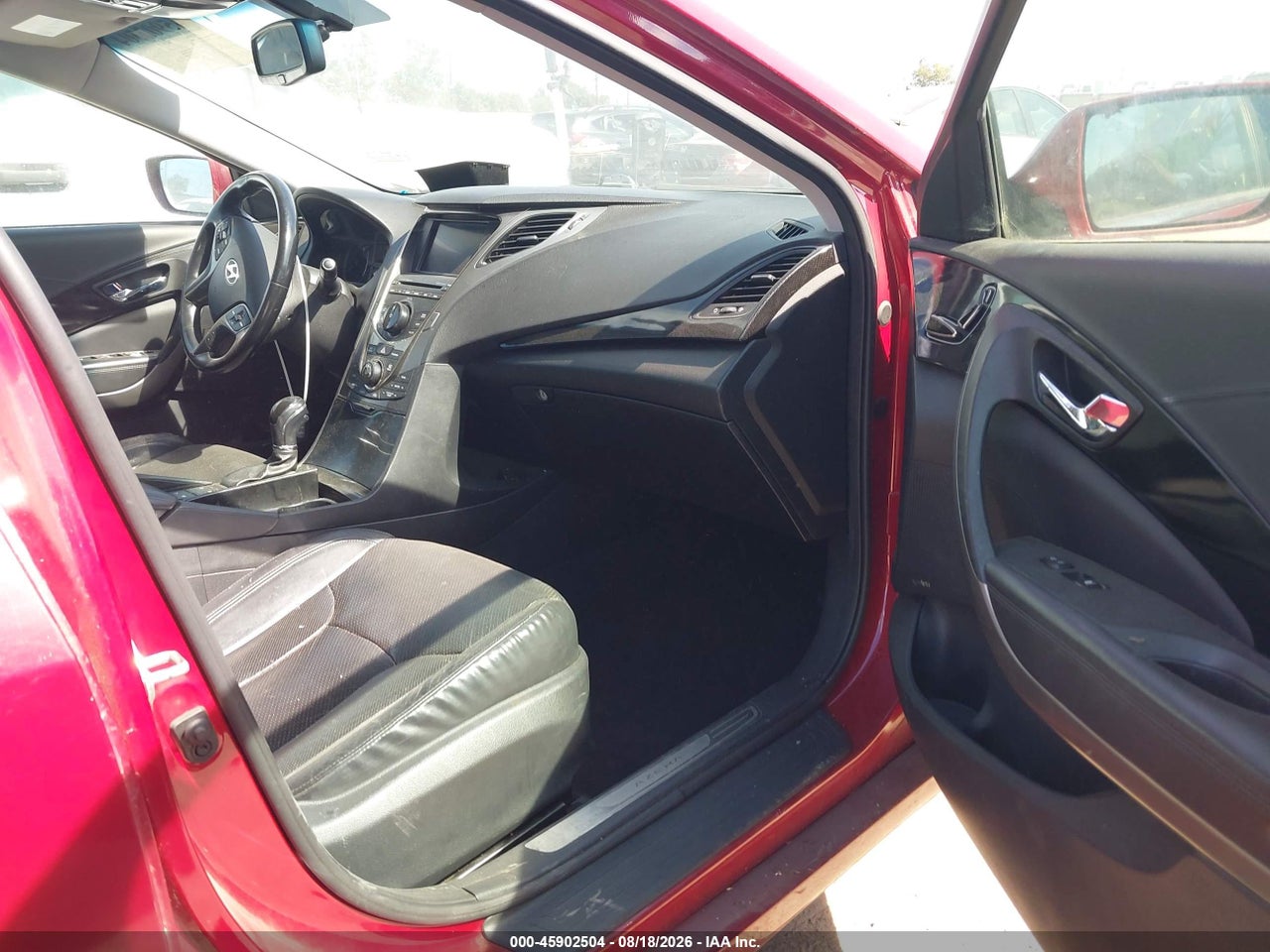 2012 HYUNDAI AZERA   · 5/11