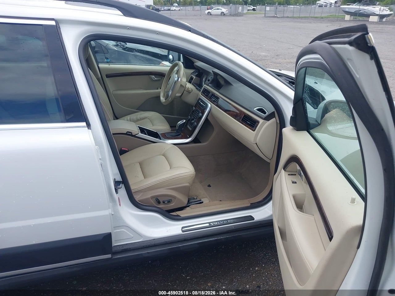 2013 VOLVO XC70 3.2L PREMIER · 5/11