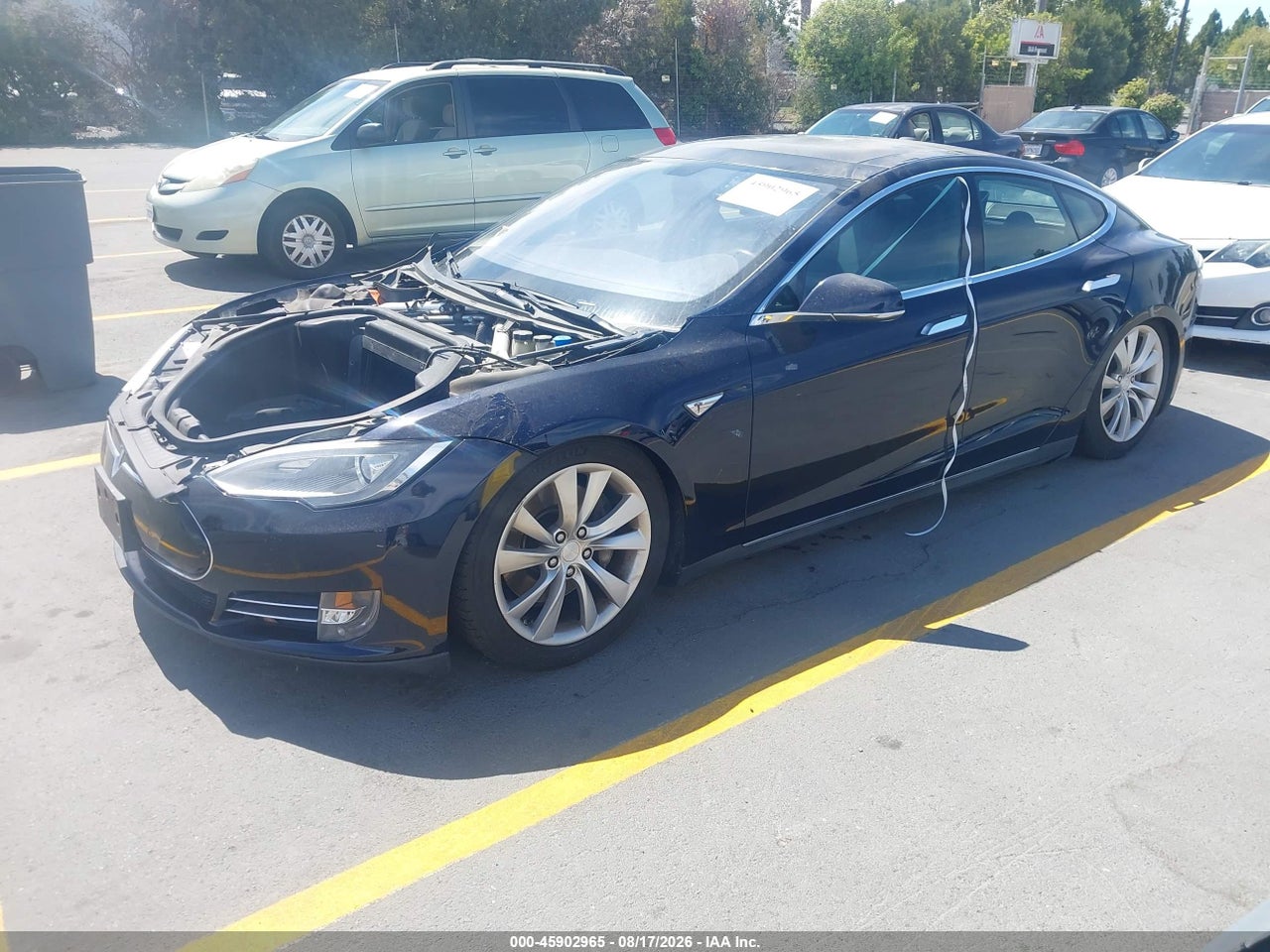 2013 TESLA MODEL S · 2/6