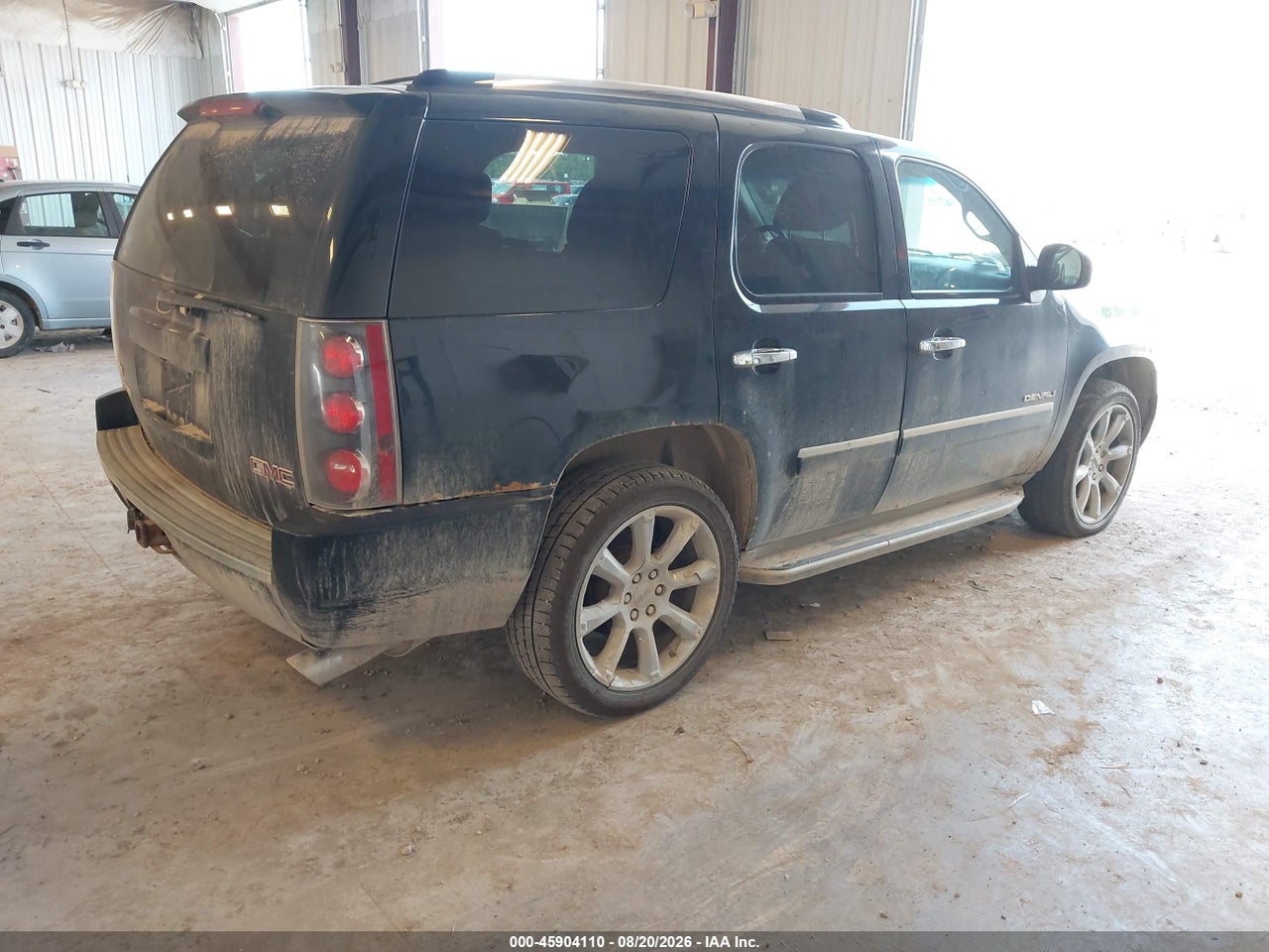 2011 GMC YUKON DENALI · 4/11