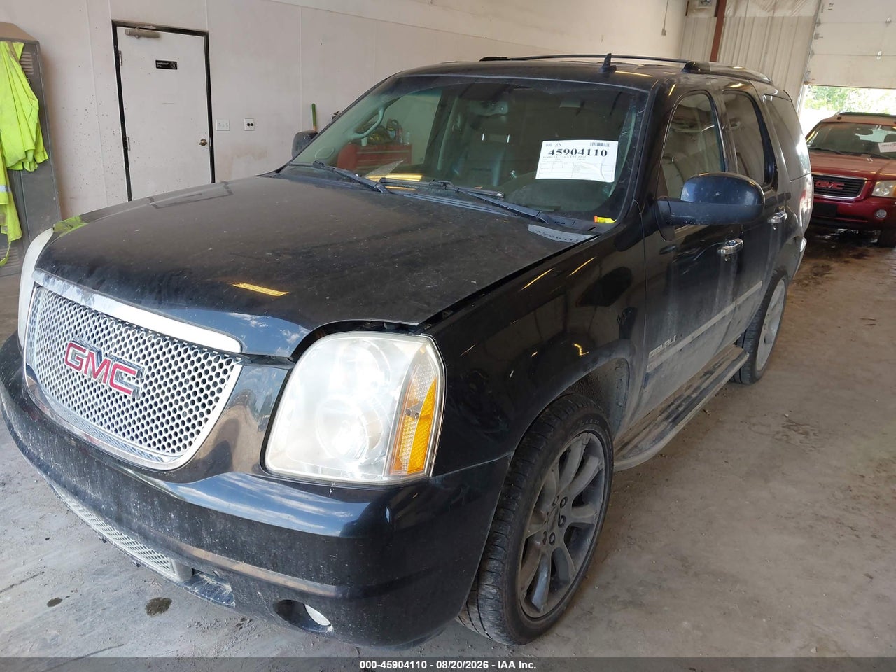 2011 GMC YUKON DENALI · 2/11