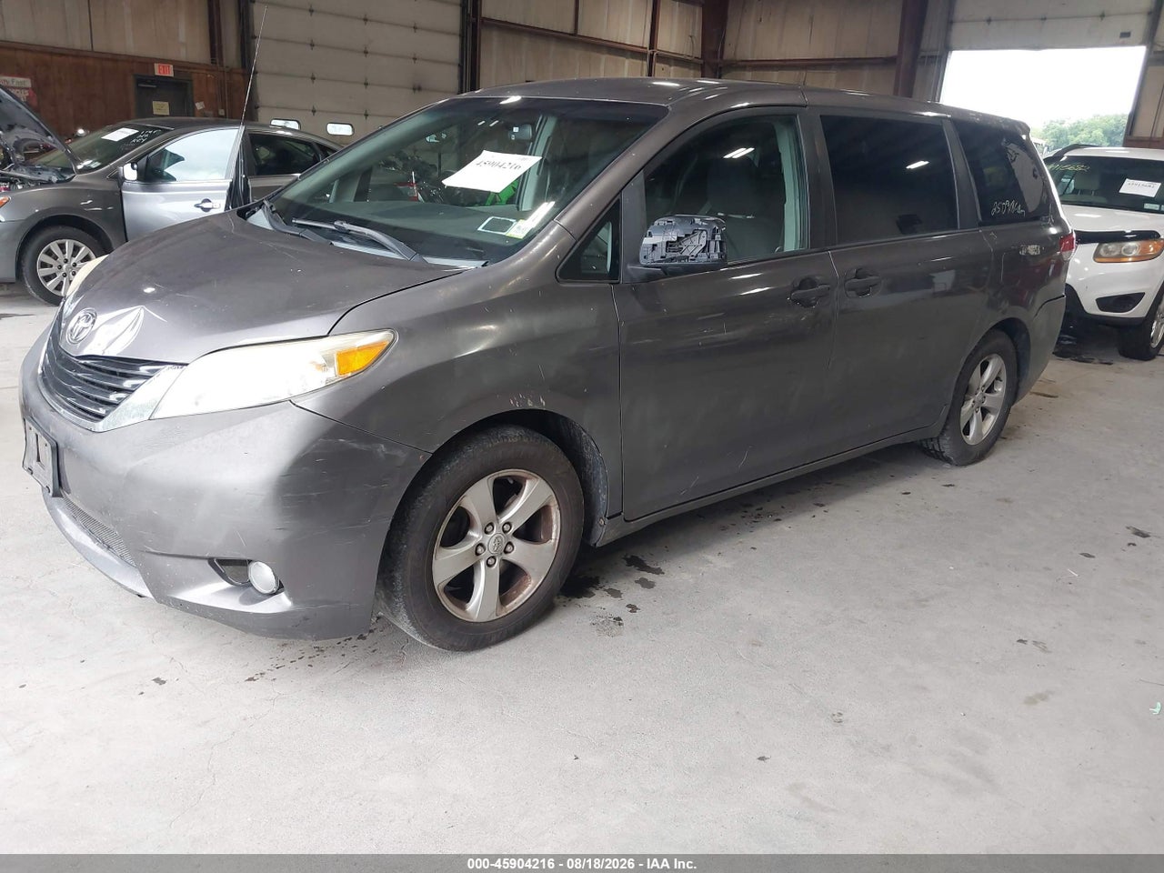 2011 TOYOTA SIENNA BASE V6 · 2/11