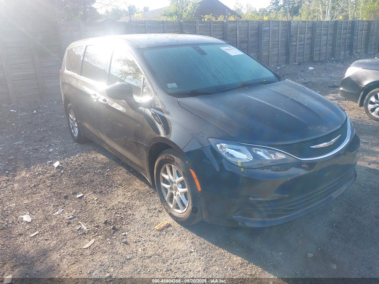 2C4RC1CG8HR****** · 2017 CHRYSLER PACIFICA LX