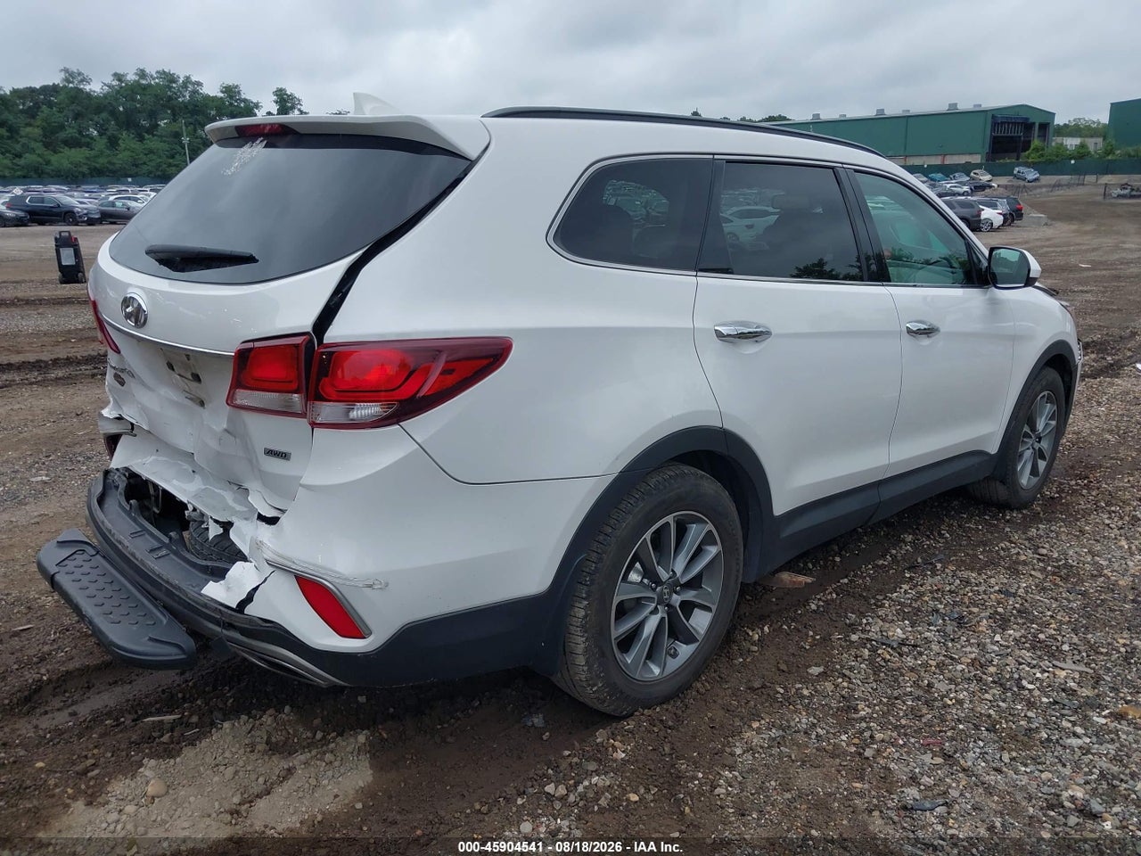 2017 HYUNDAI SANTA FE SE · 4/11
