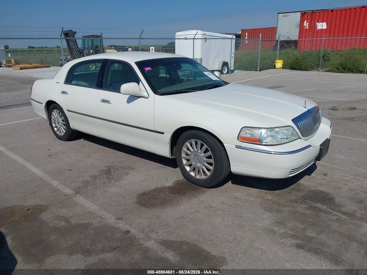 2003 LINCOLN TOWN CAR EXECUTIVE