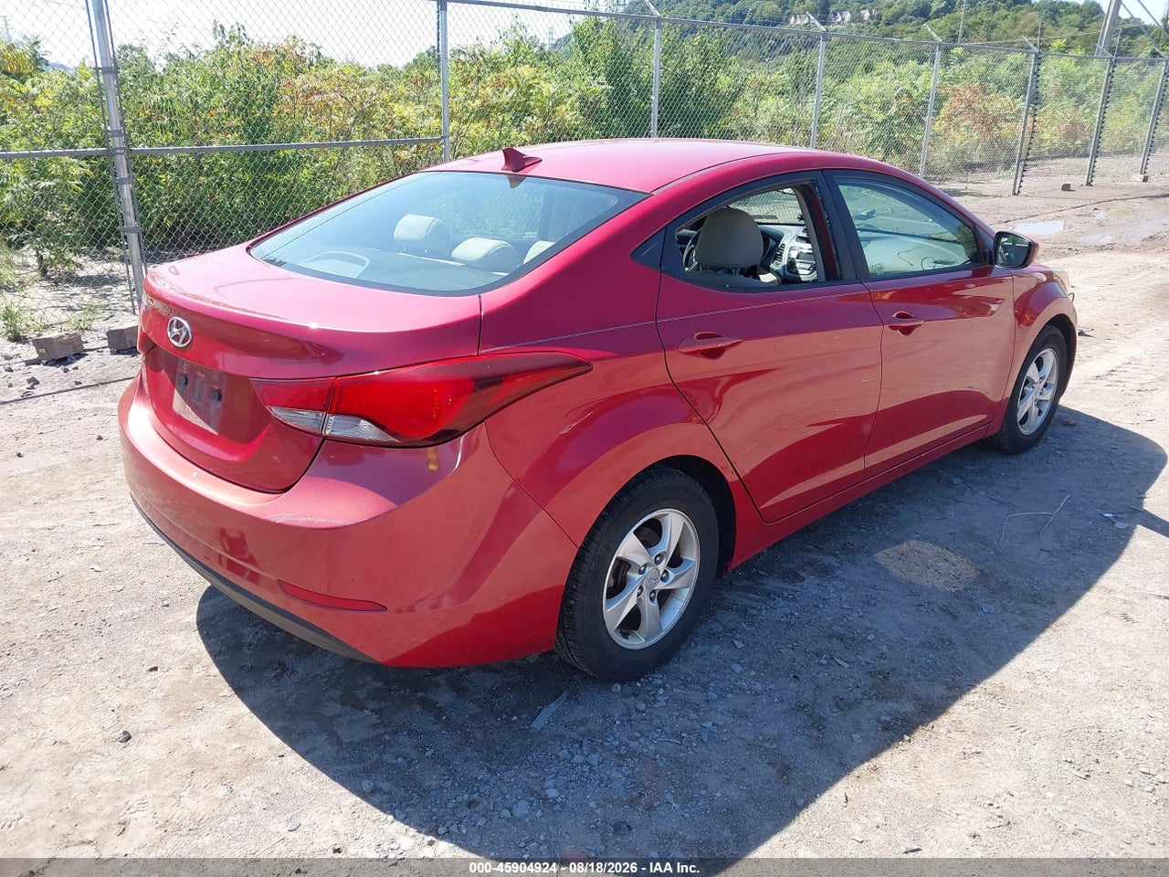 2014 HYUNDAI ELANTRA SE · 4/10