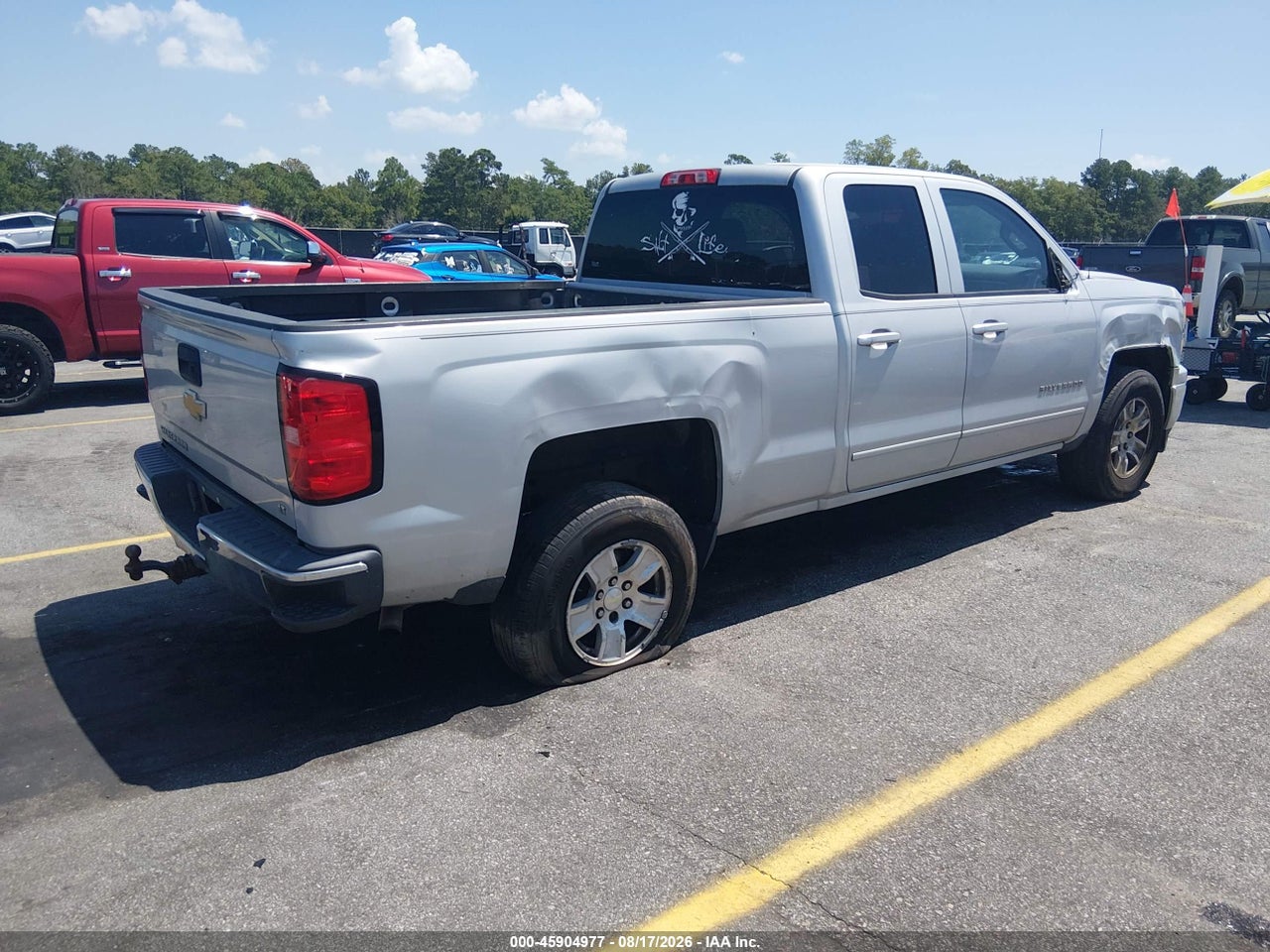 2015 CHEVROLET SILVERADO 1500 LT · 4/11