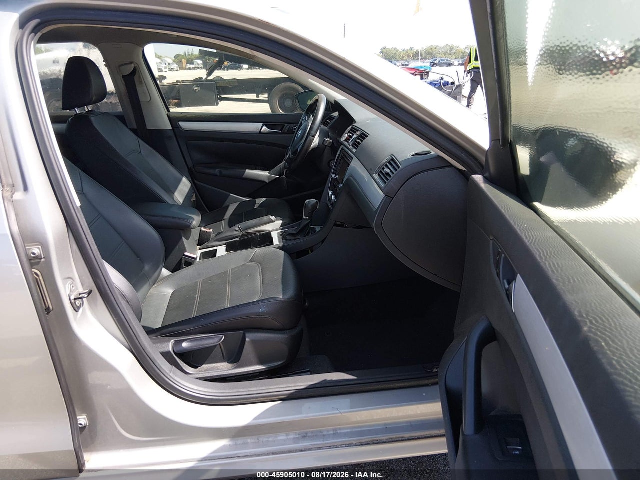2012 VOLKSWAGEN PASSAT 2.0L TDI SE · 5/11
