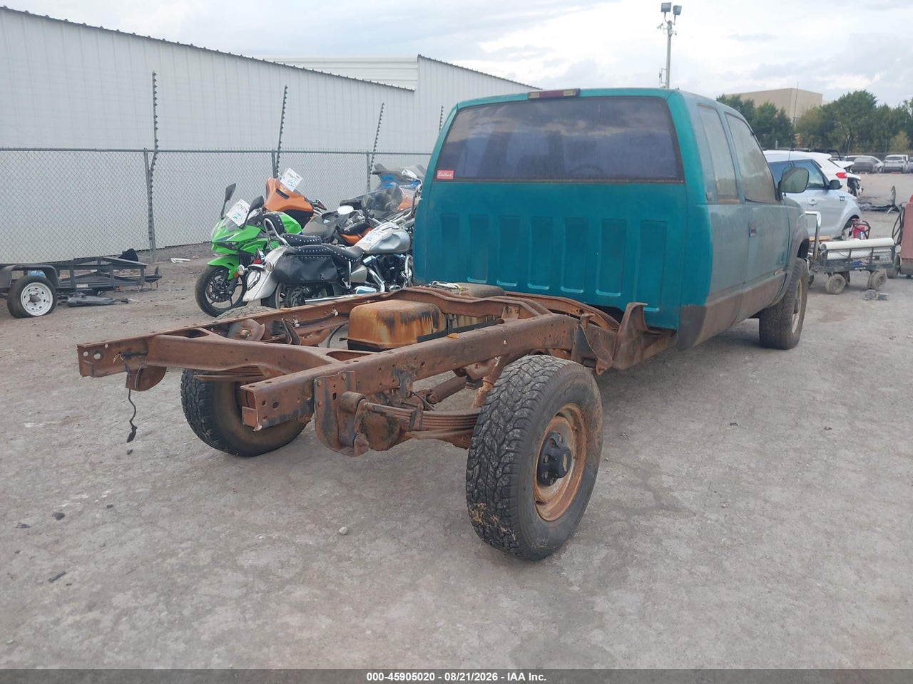 1994 CHEVROLET GMT-400 K2500 · 4/4