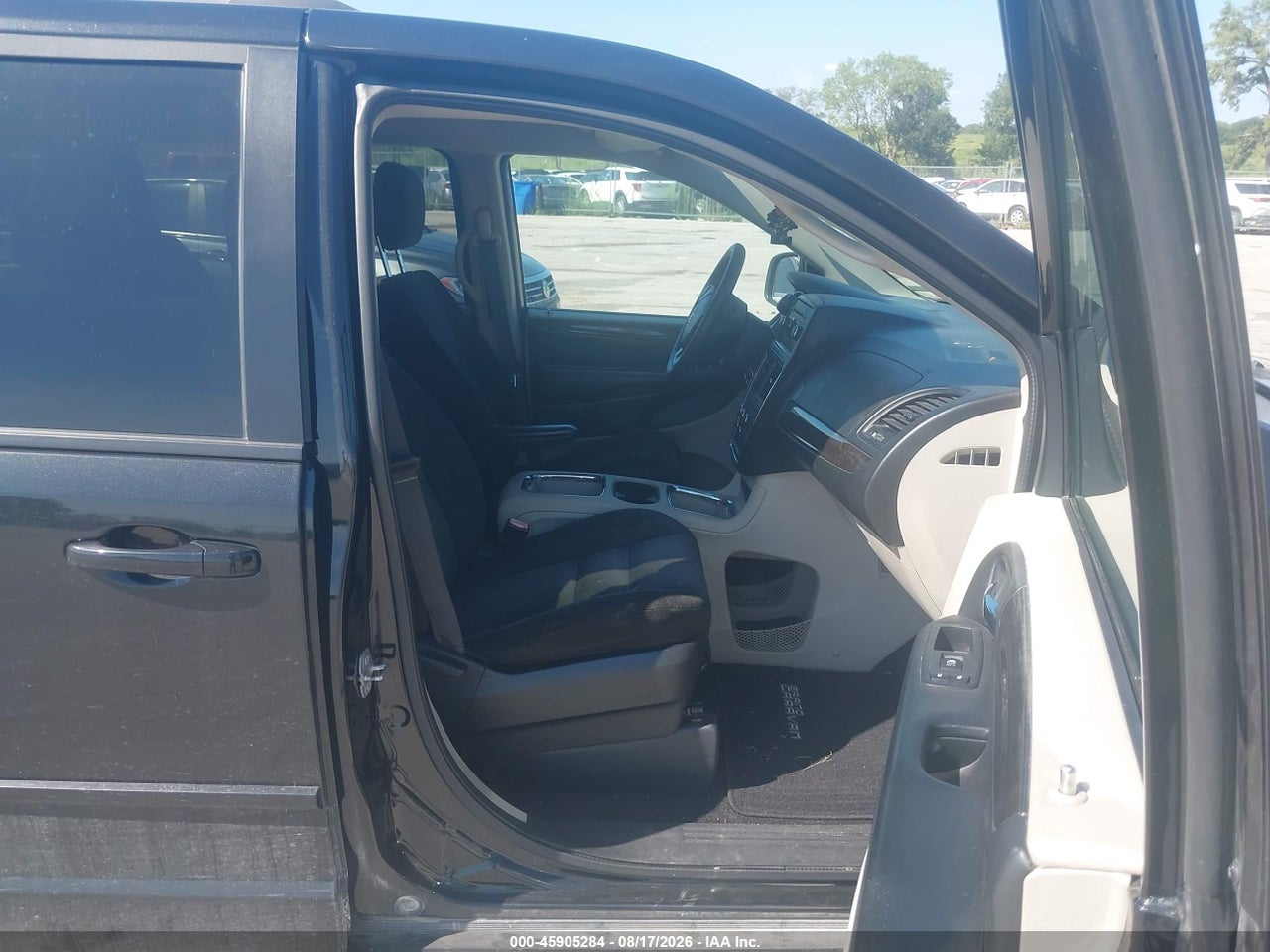 2016 DODGE GRAND CARAVAN SXT · 5/11