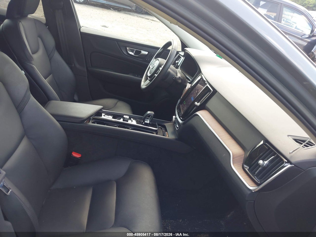 2023 VOLVO V60 CROSS COUNTRY B5 PLUS · 5/11