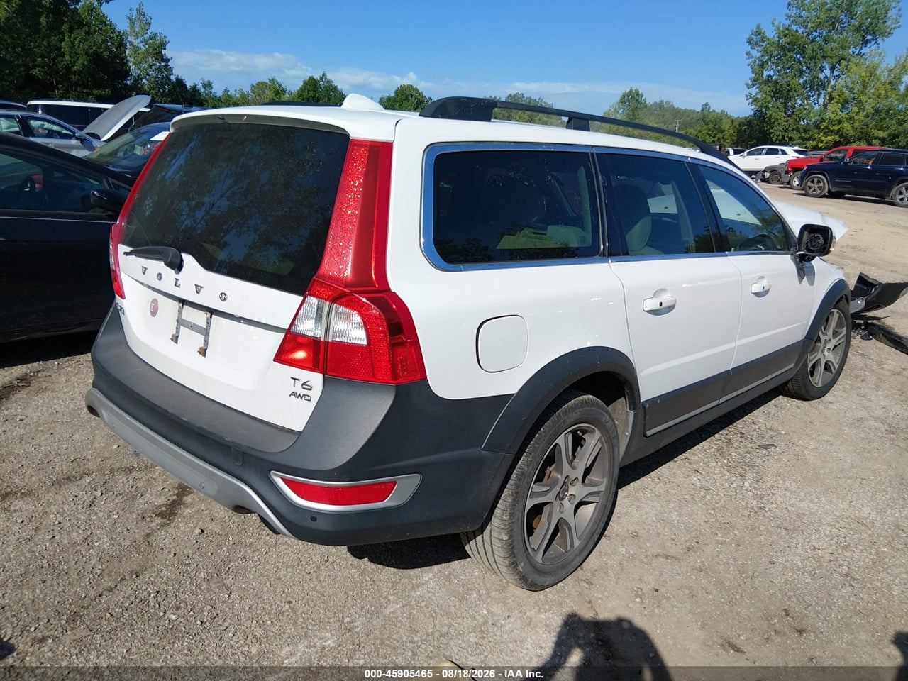 2013 VOLVO XC70 T6 PLATINUM · 4/11
