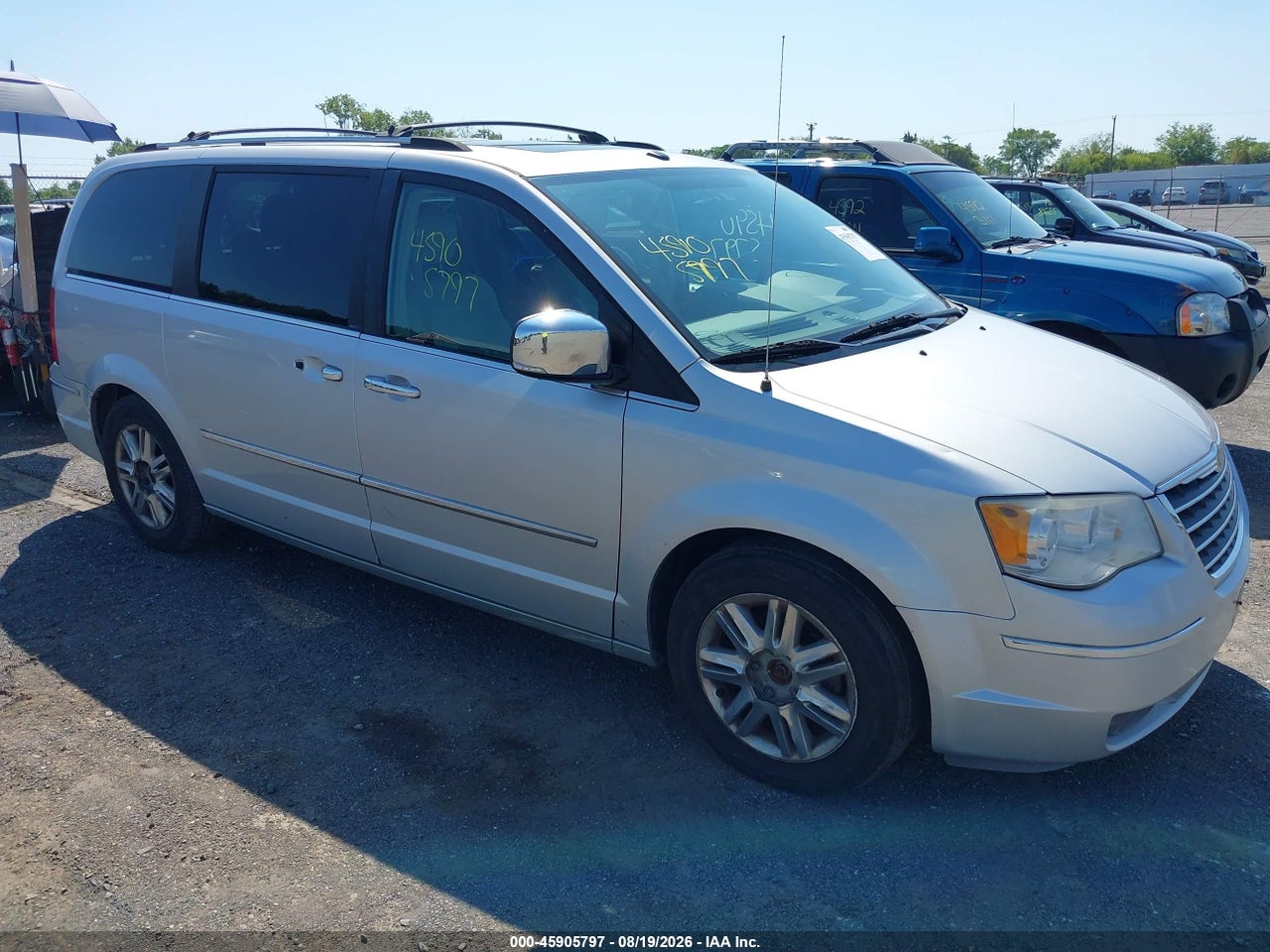 2A8HR64X28R****** · 2008 CHRYSLER TOWN &amp; COUNTRY LIMITED